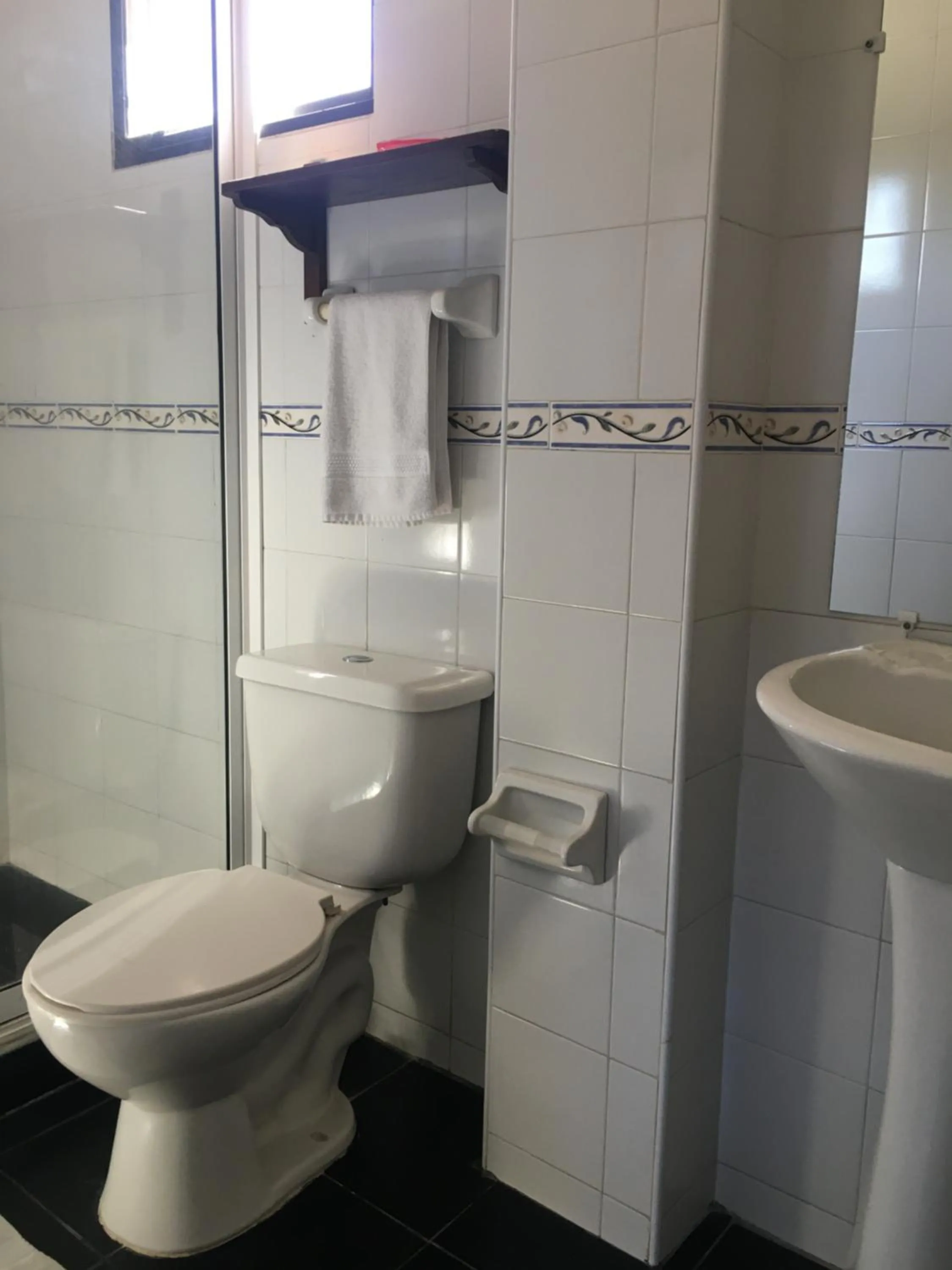 Bathroom in Hotel Ocean Taganga Internacional