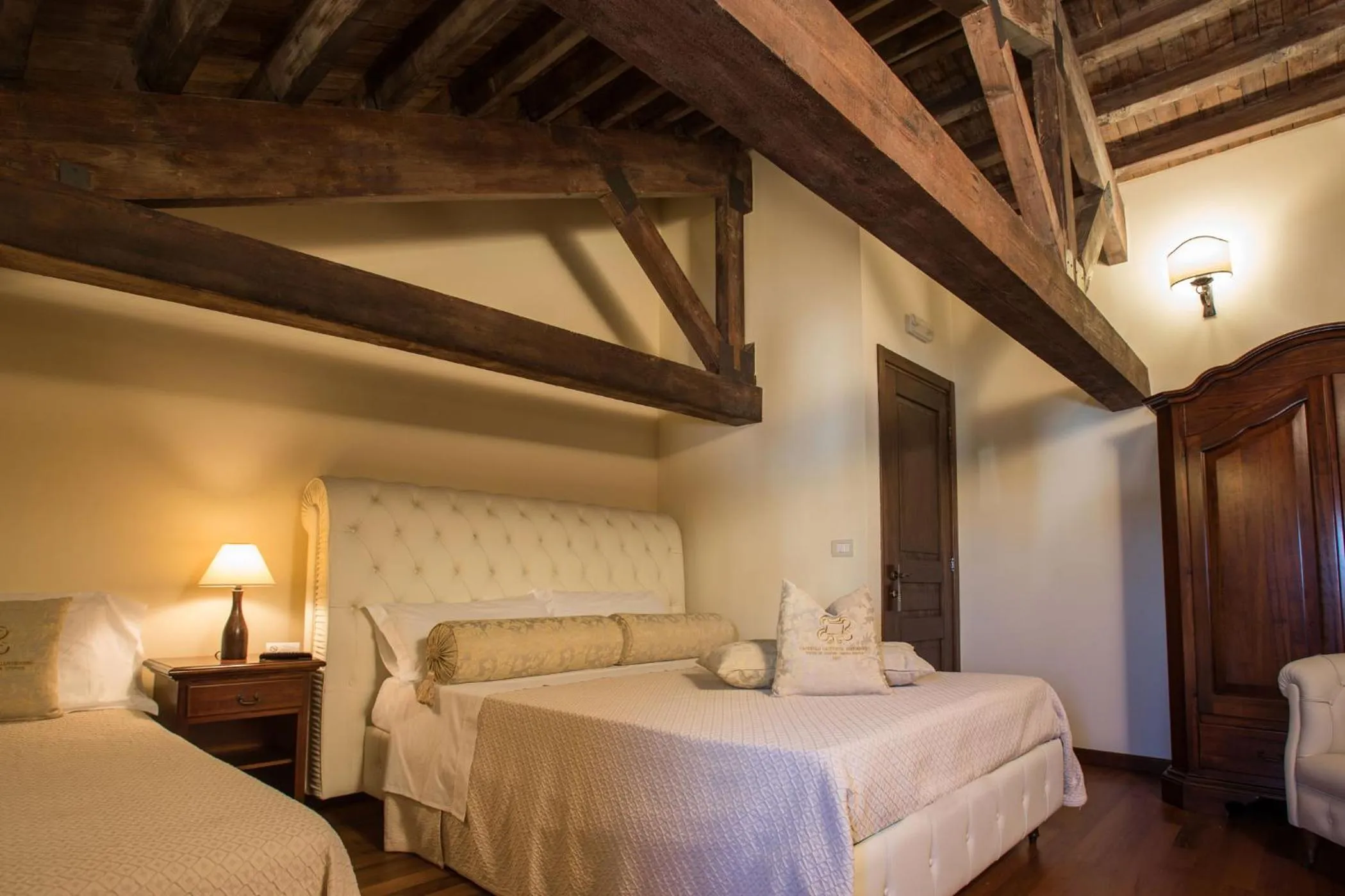 Bed in Castello Castriota Scanderbeg