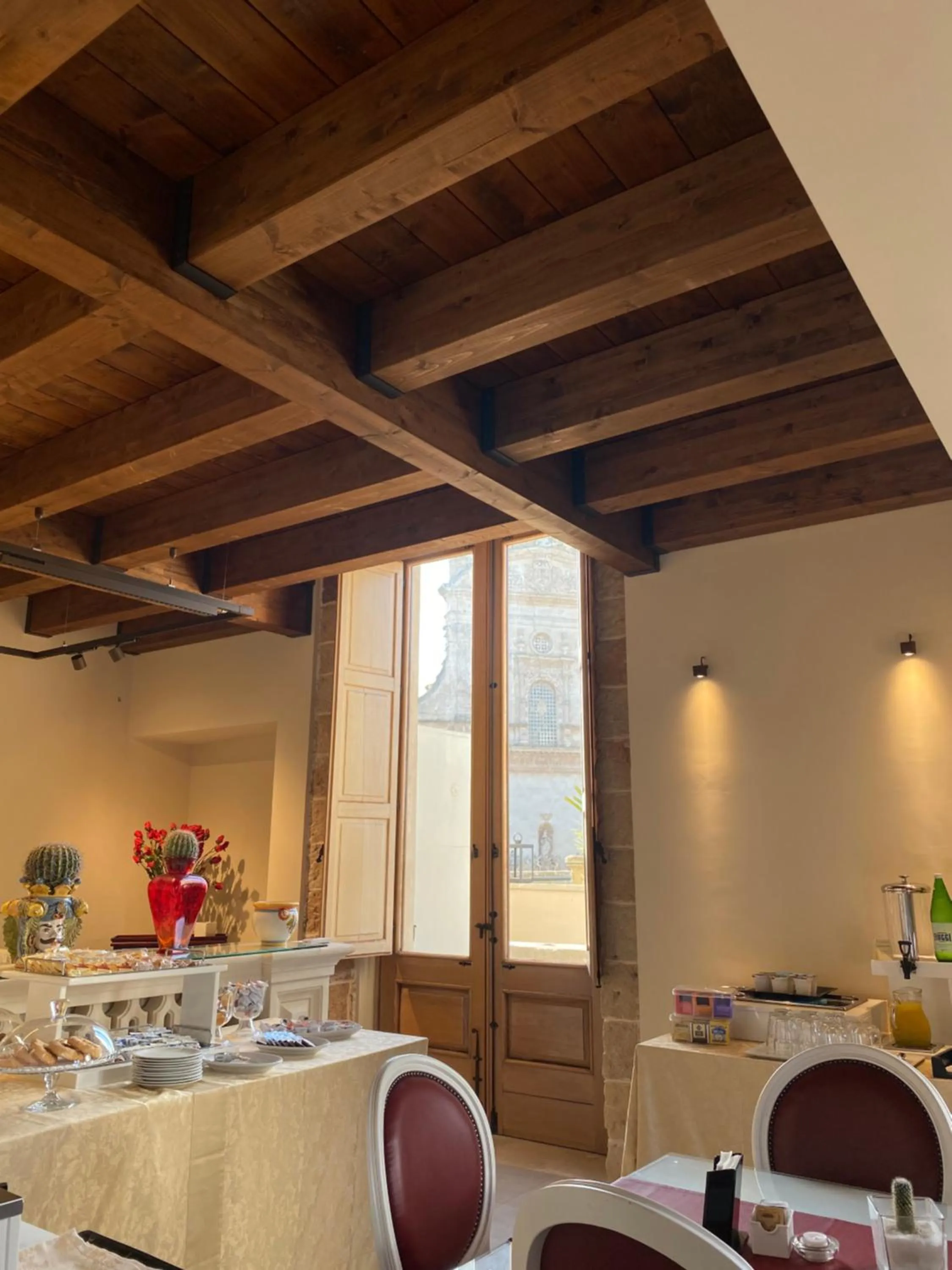 Restaurant/places to eat in Castello Castriota Scanderbeg