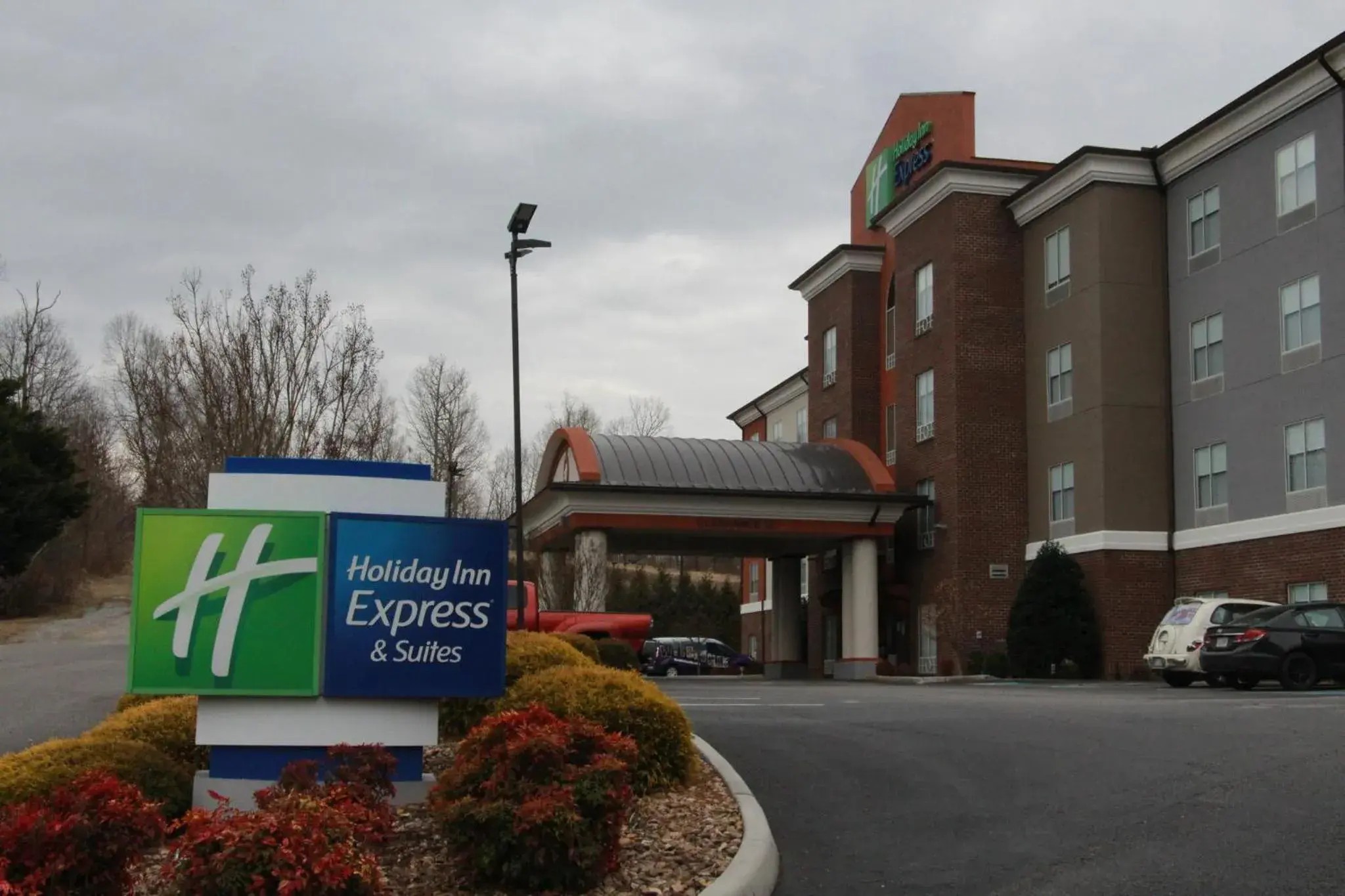 Property building in Holiday Inn Express & Suites Wytheville by IHG Property building in Holiday Inn Express & Suites Wytheville by IHG