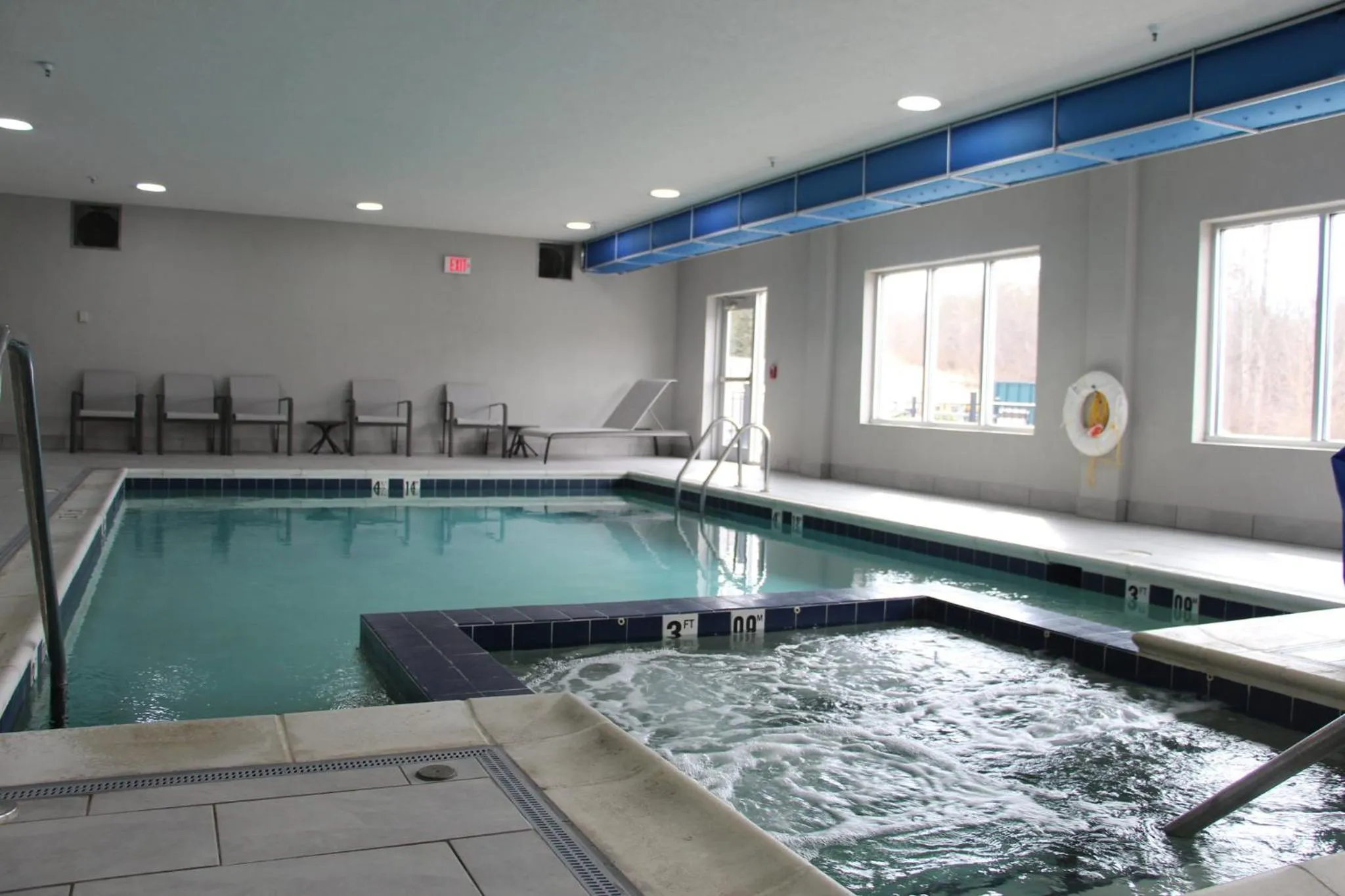 Swimming pool in Holiday Inn Express & Suites Wytheville by IHG