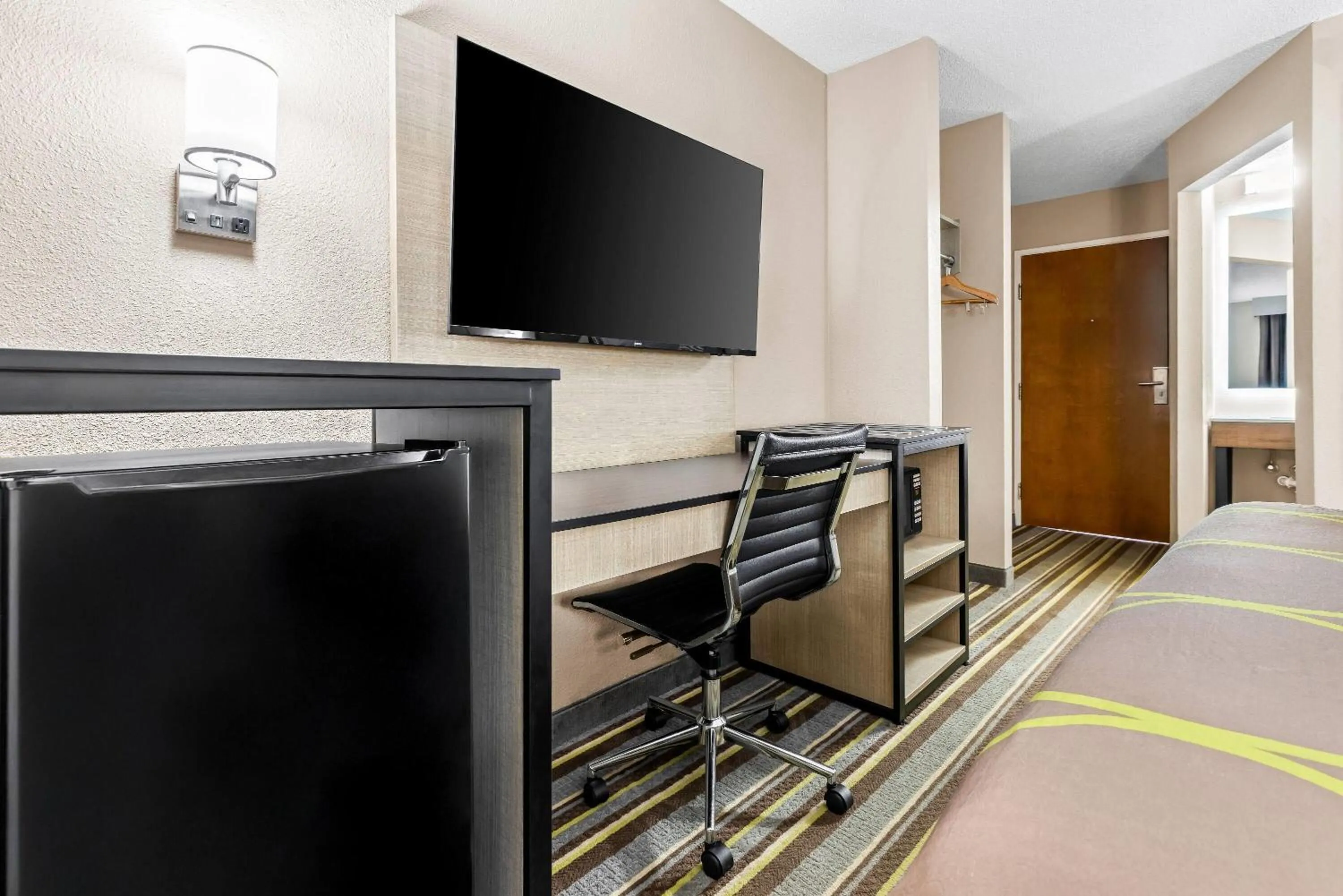 Bed in Super 8 by Wyndham Athens