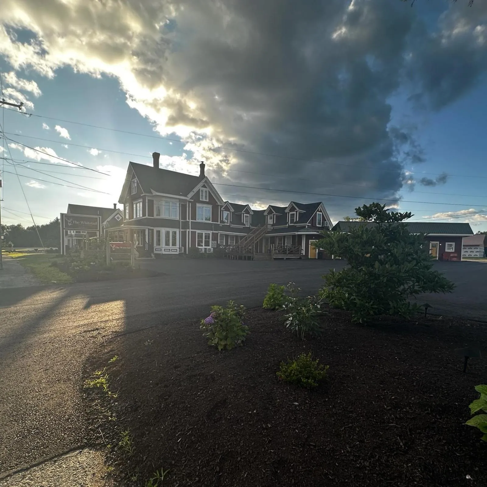 The Whitetail Inn and Suites- Lincoln