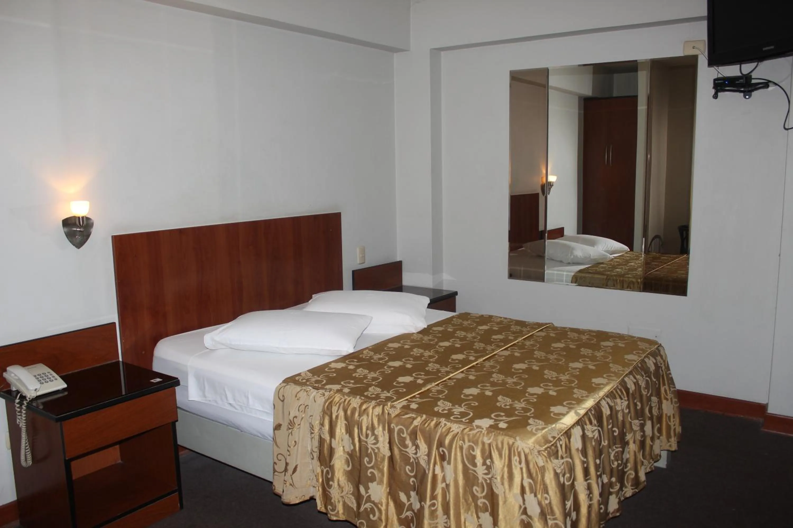 Hostal Bond