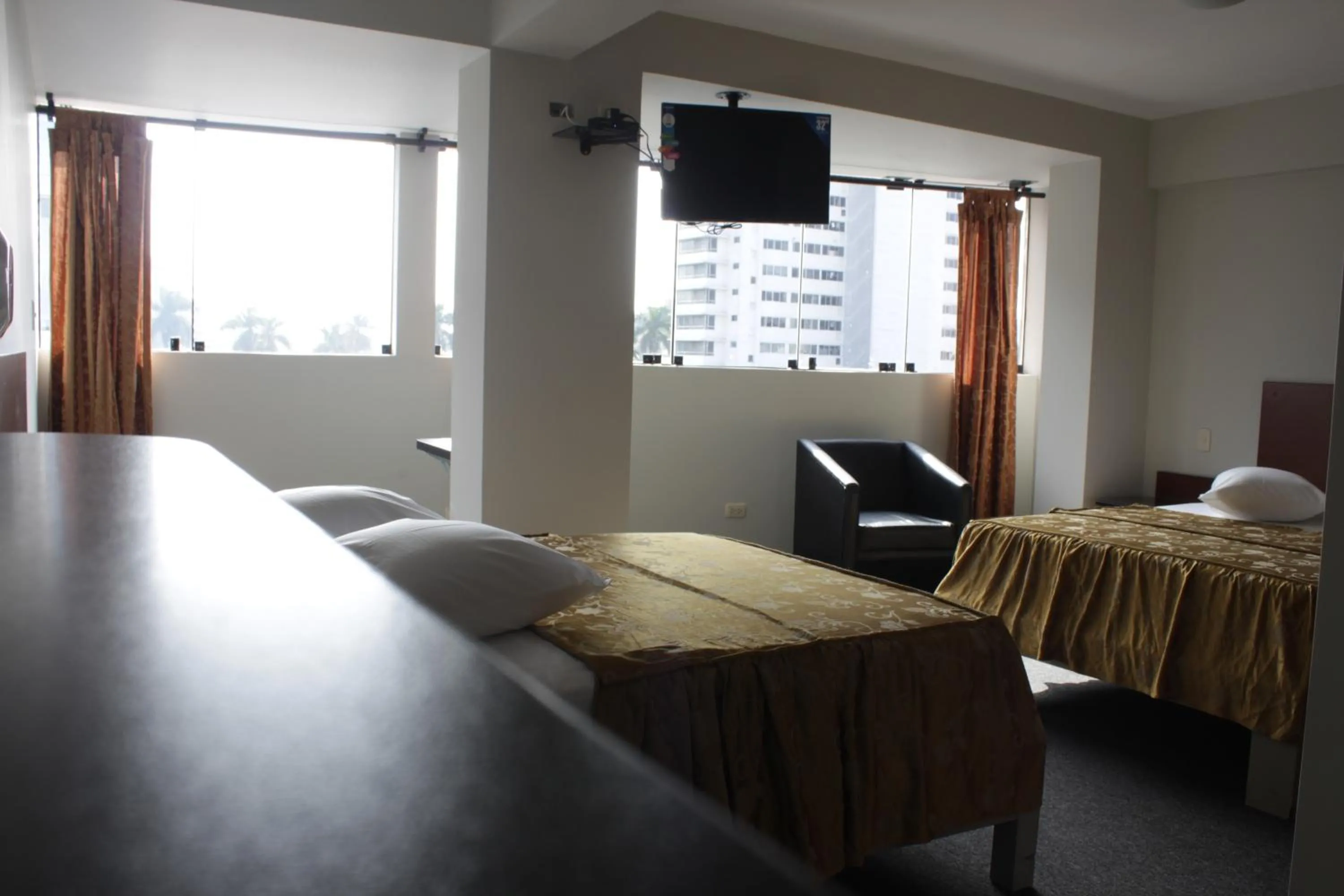 Twin Room in Hostal Bond
