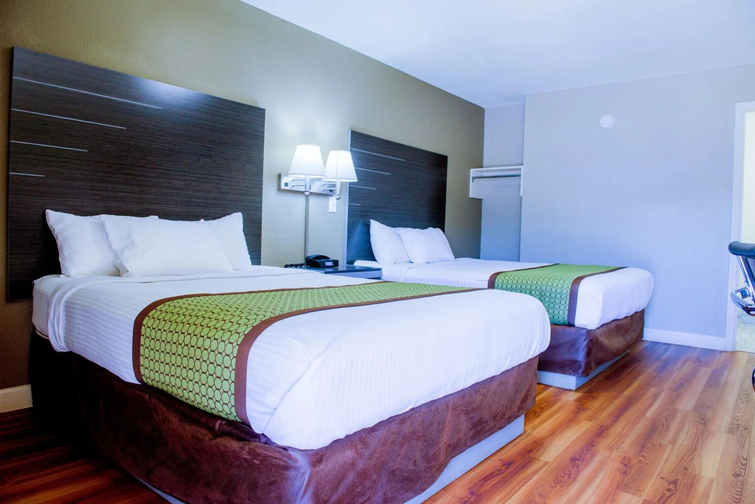 Bed in Days Inn & Suites by Wyndham Athens