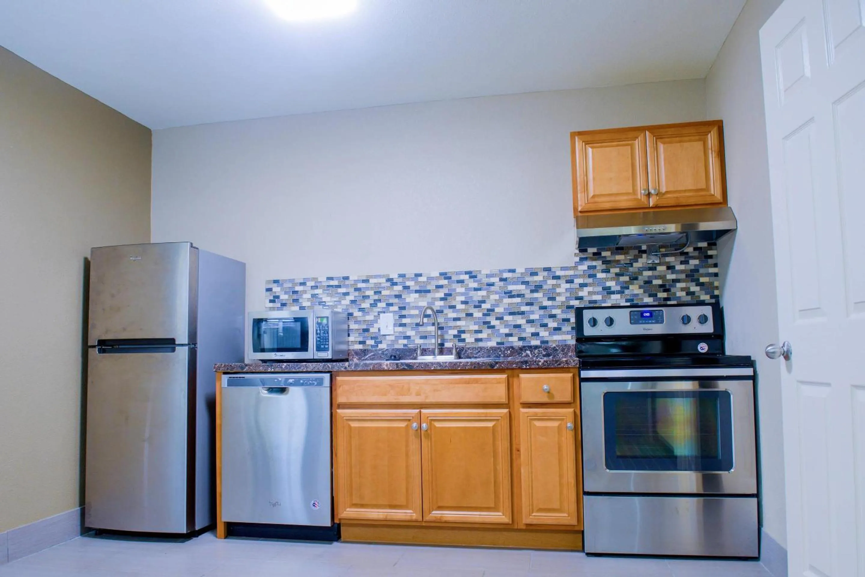 Bedroom in Clarion Pointe Athens I-65