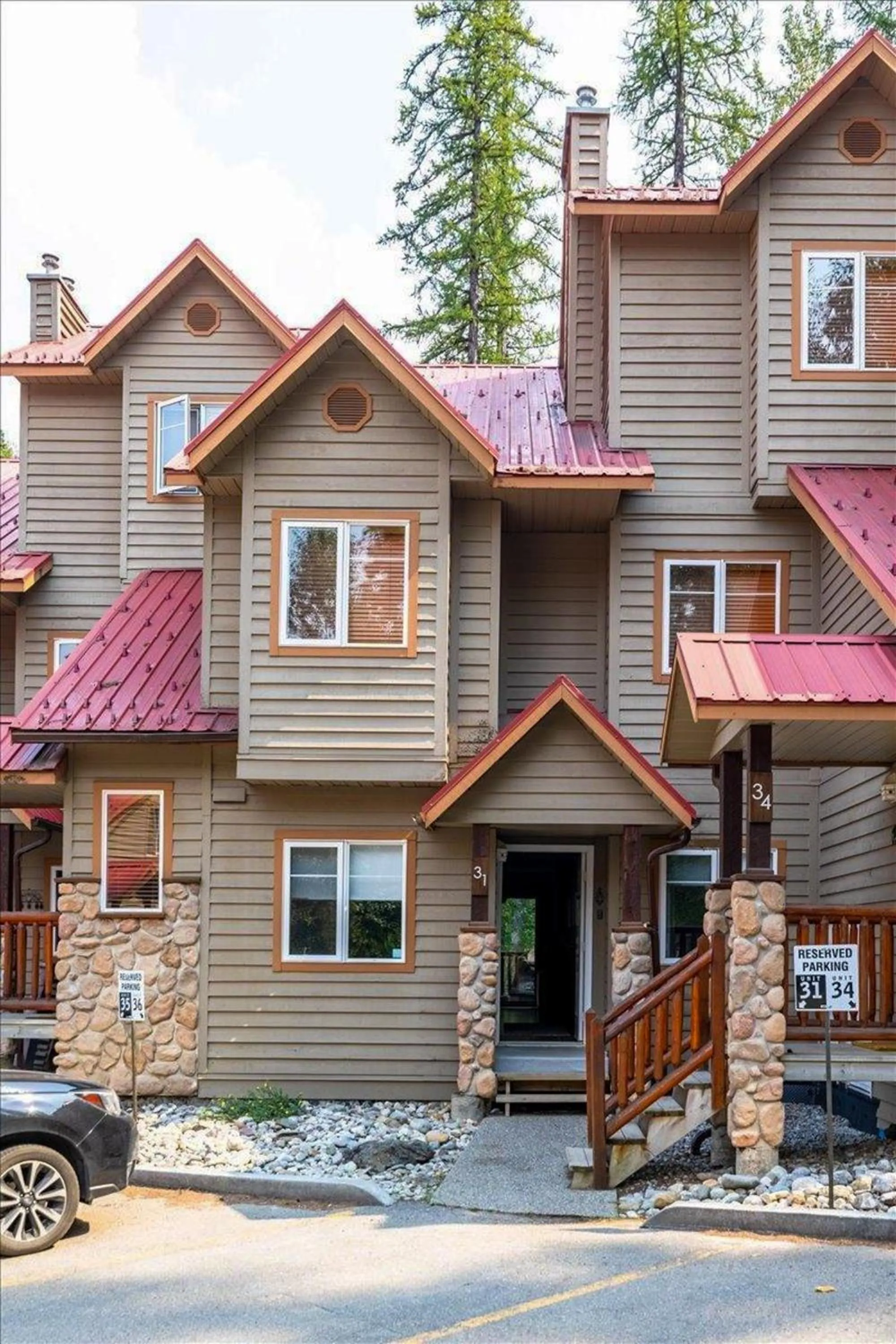 Stone Creek Chalets by Fernie Central Reservations