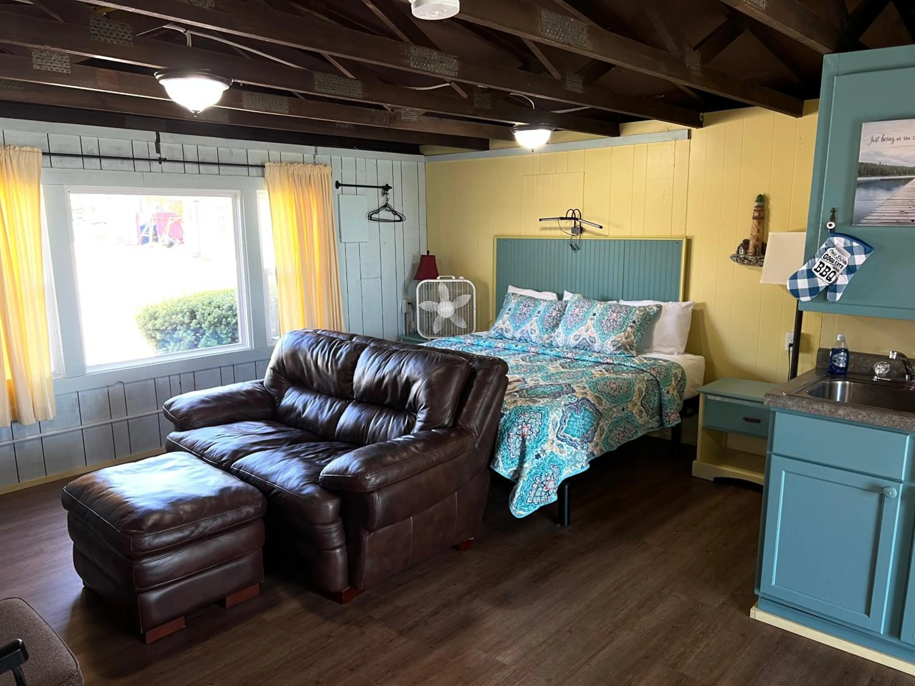 Bed in Paradise Beach resort