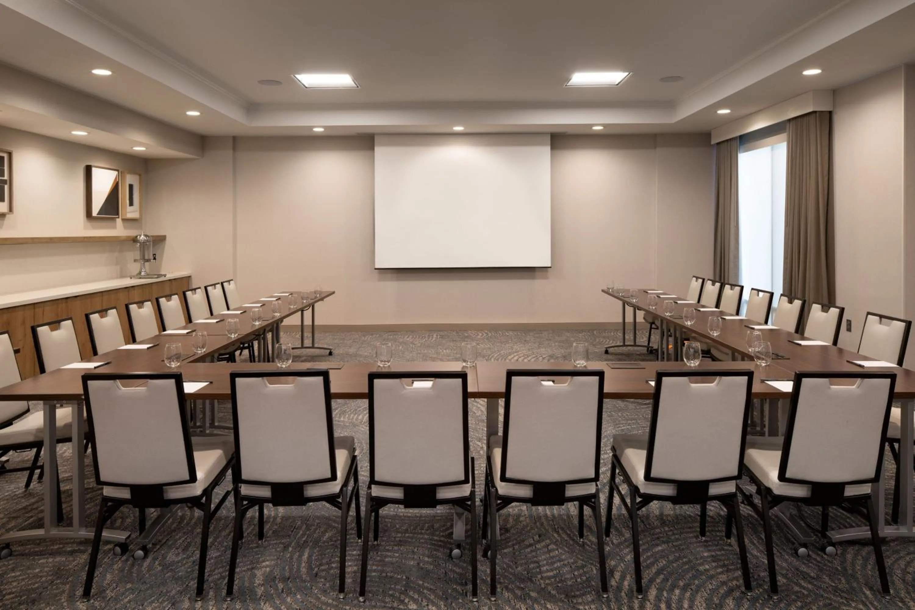 Meeting/conference room in The Bayshore Hotel San Francisco Airport - Burlingame