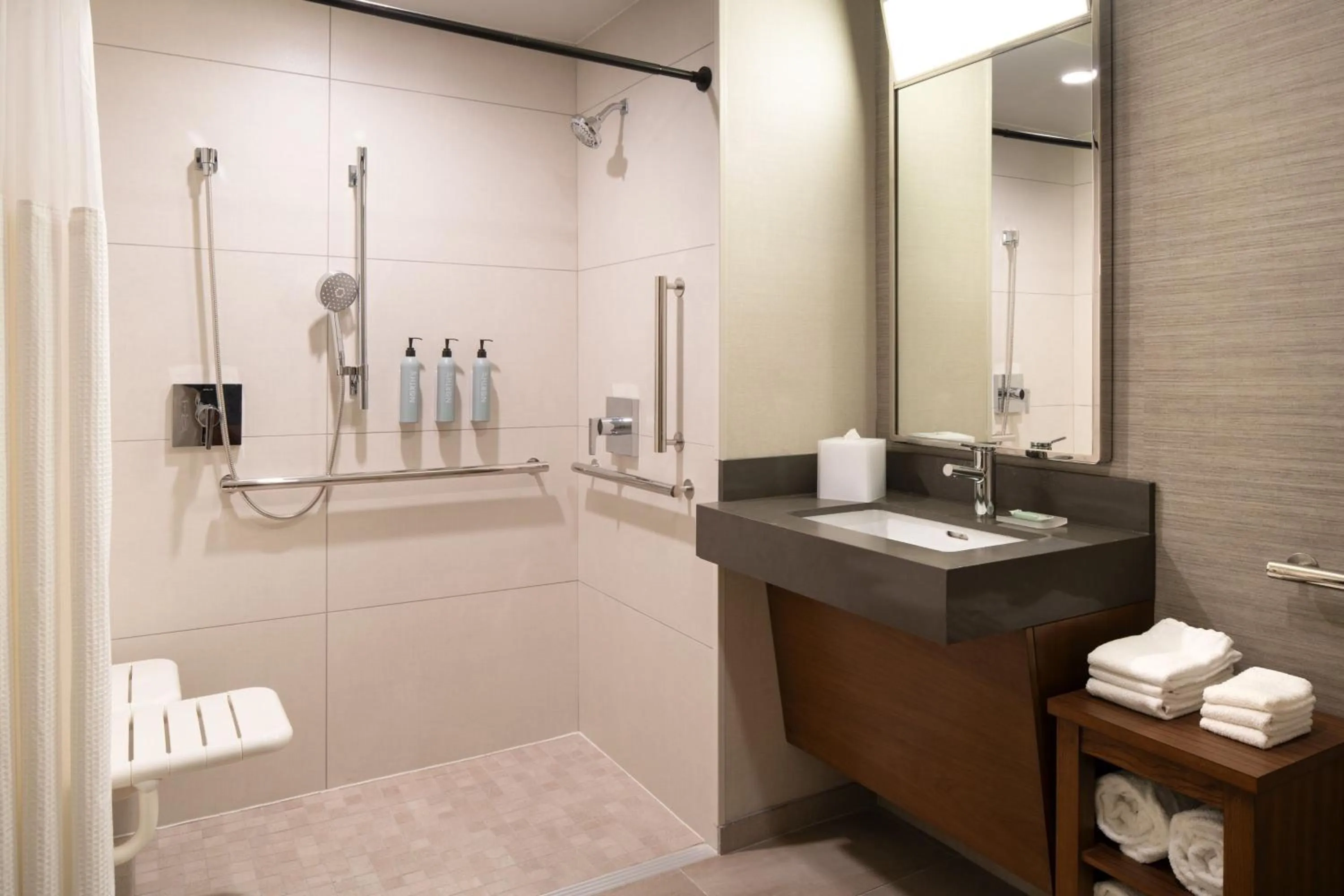 Bathroom in The Bayshore Hotel San Francisco Airport - Burlingame