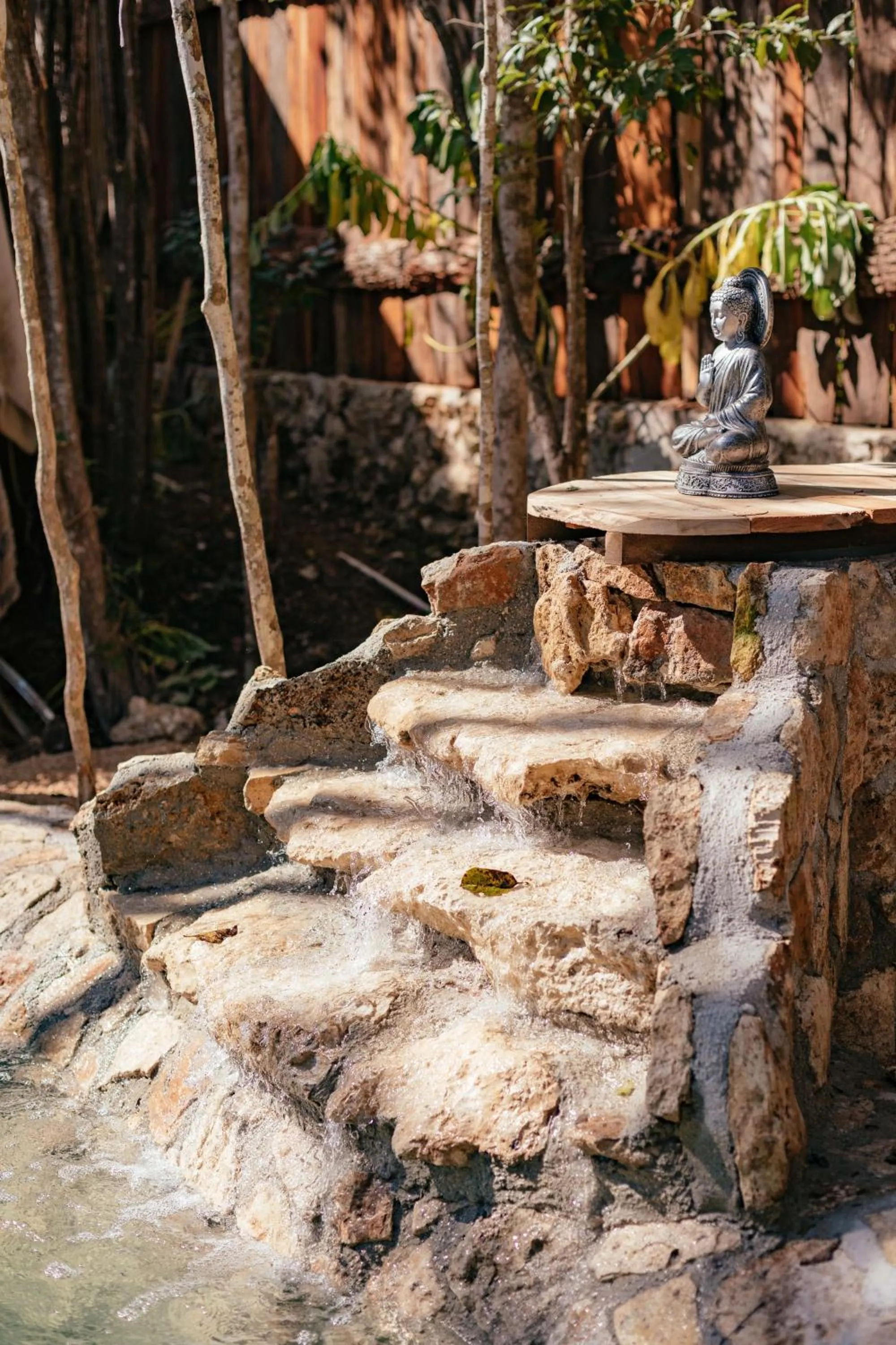 Swimming pool in Nahouse Jungle Lodges