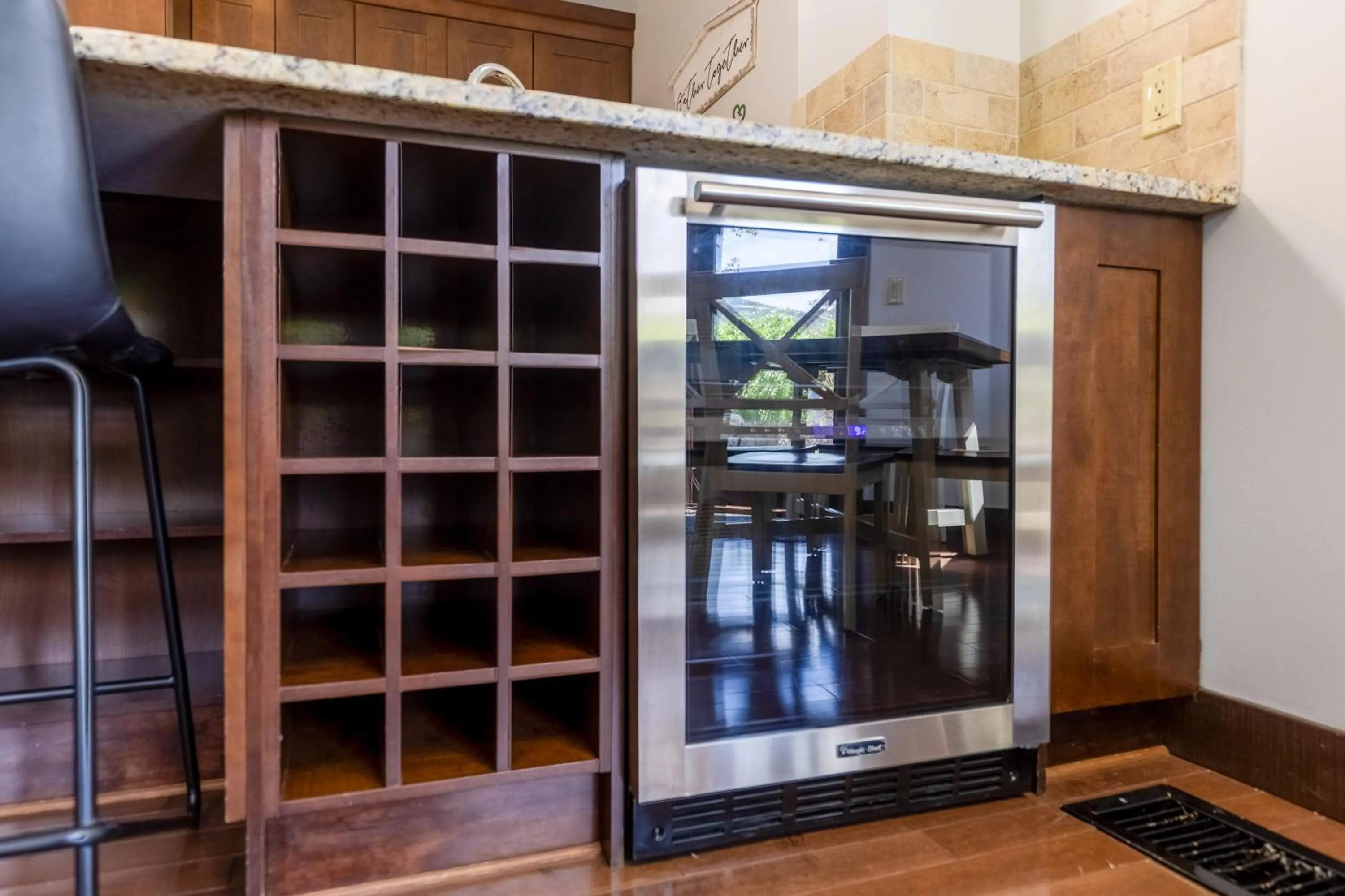 901 by Fernie Central Reservations