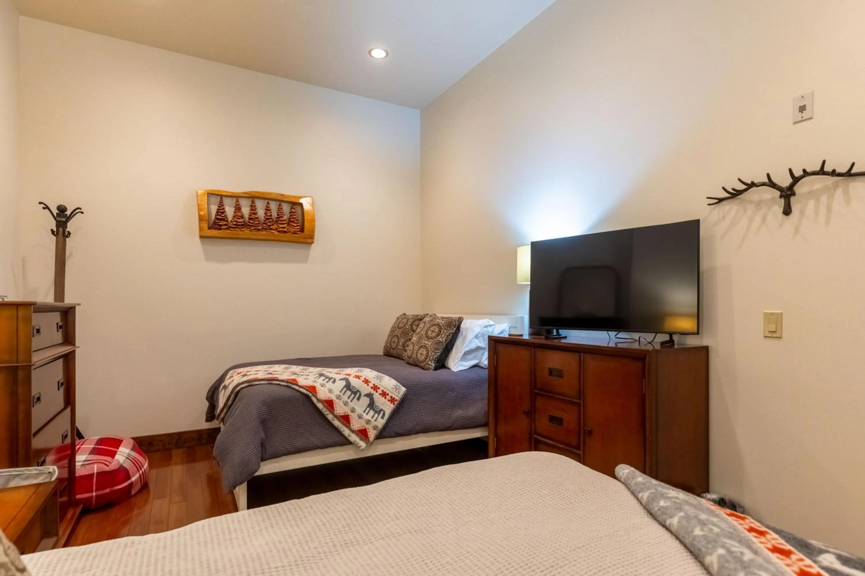 Bed in 901 by Fernie Central Reservations