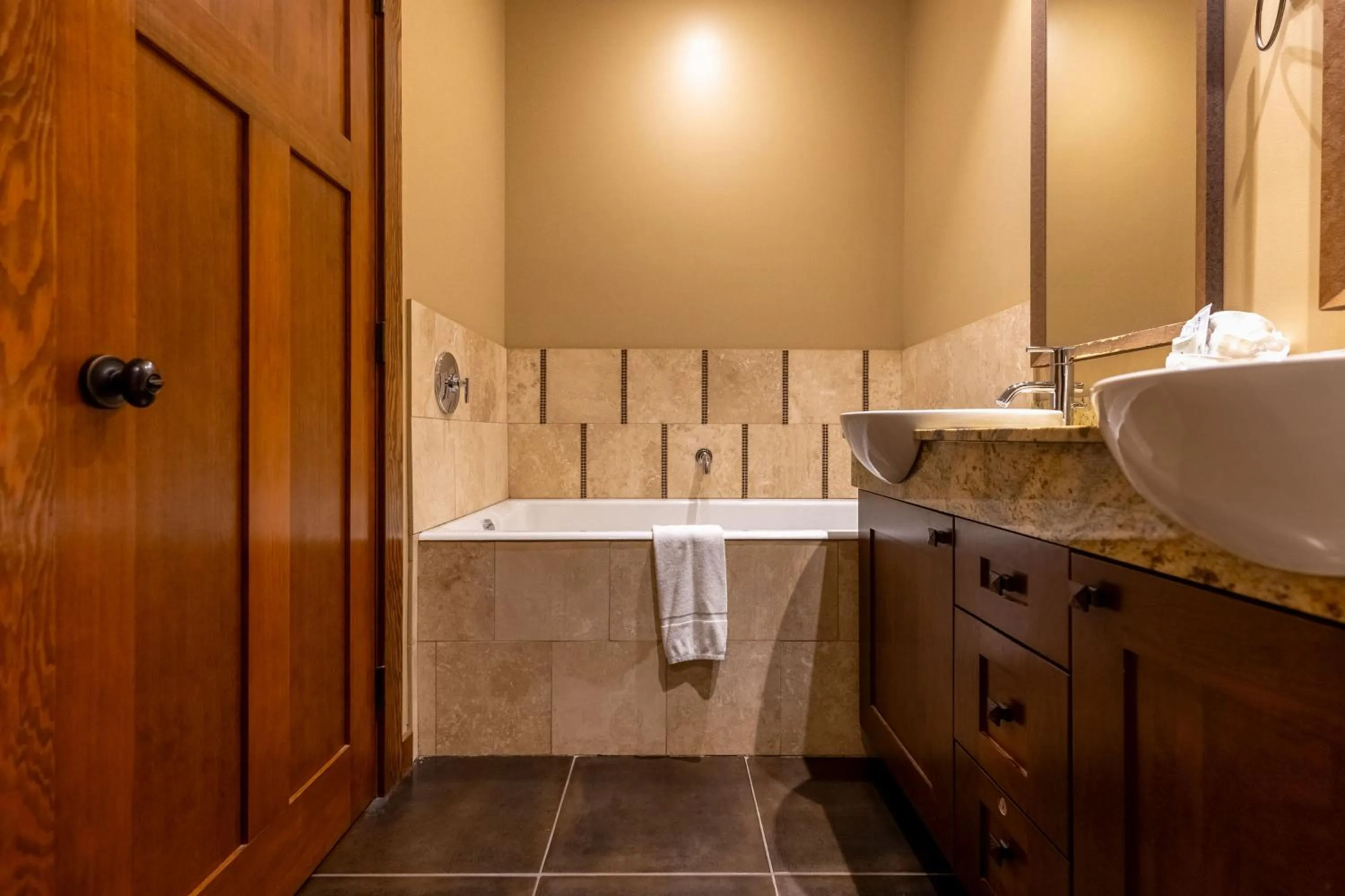 901 by Fernie Central Reservations