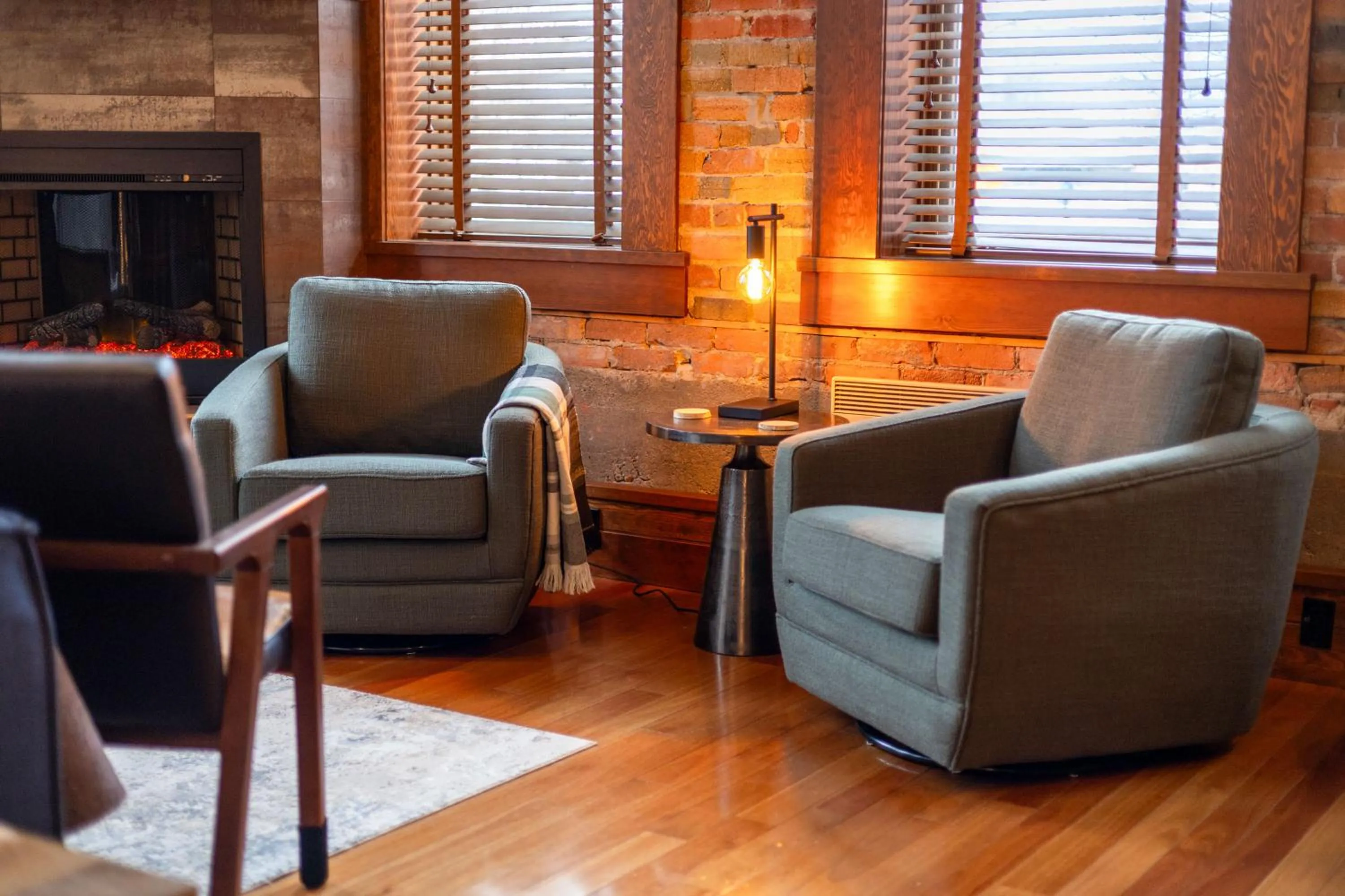 901 by Fernie Central Reservations