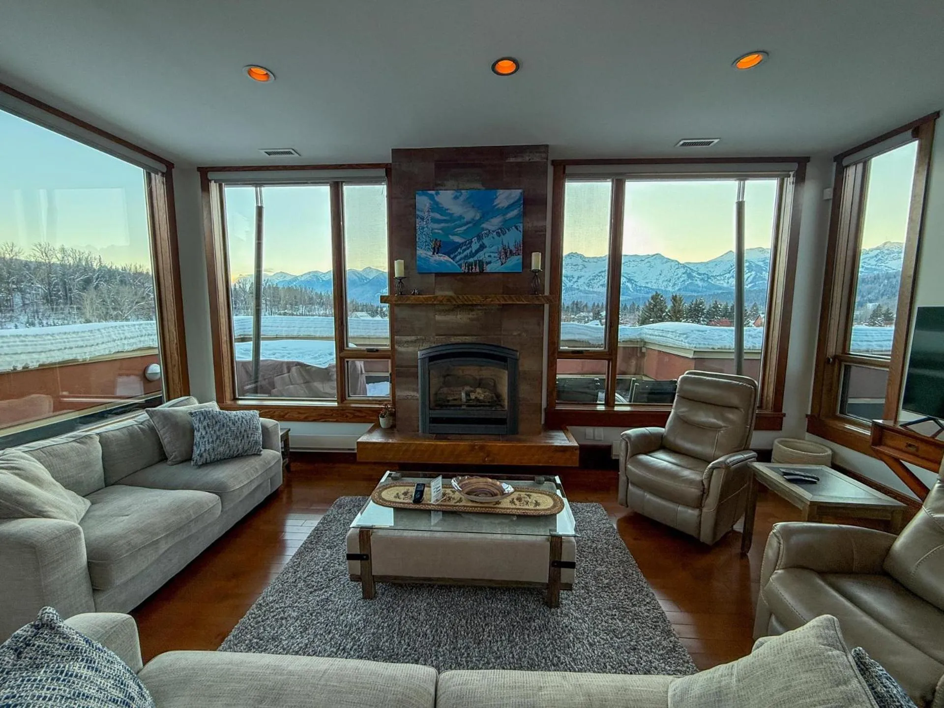 901 by Fernie Central Reservations