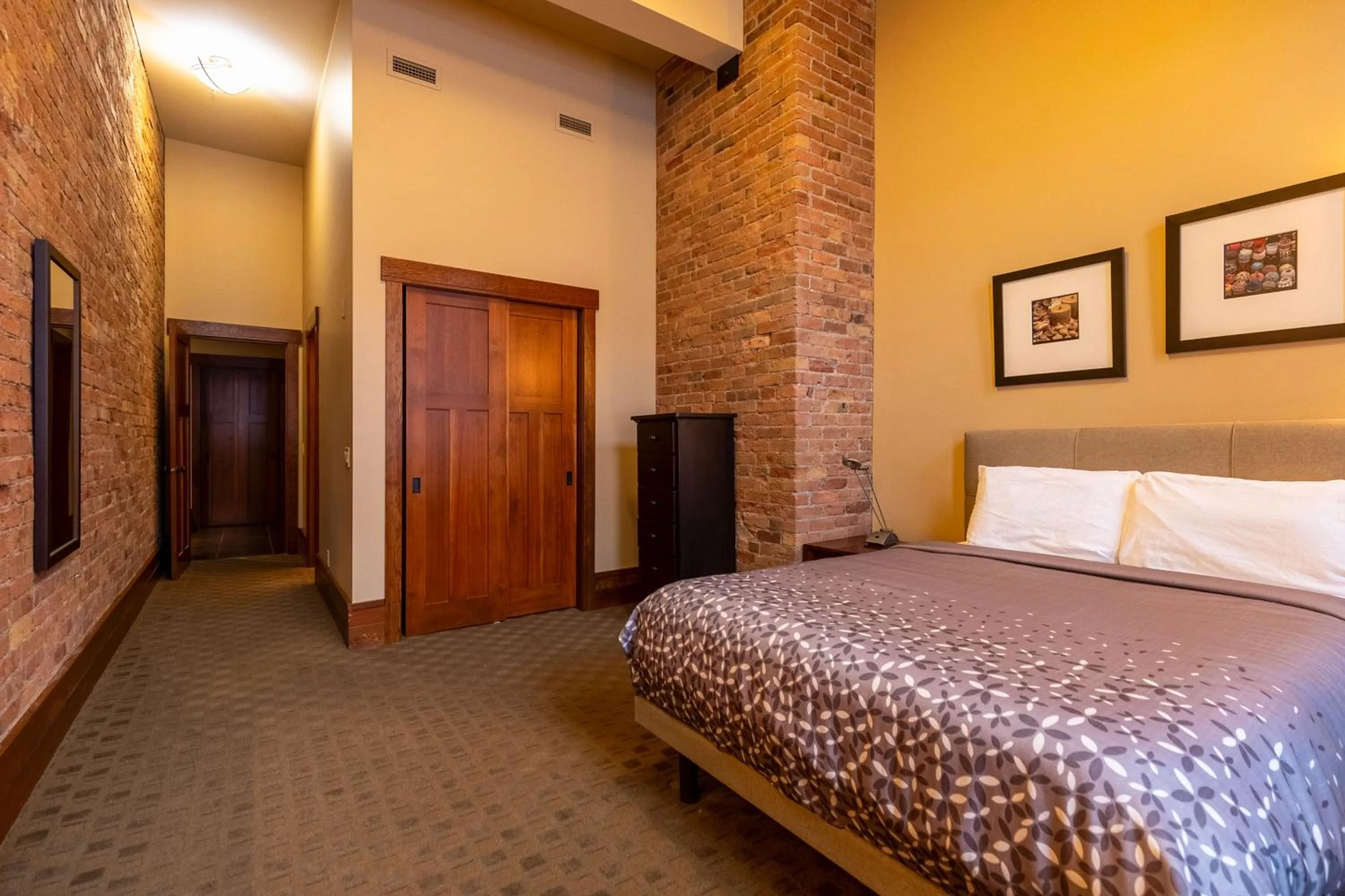 Bed in 901 by Fernie Central Reservations