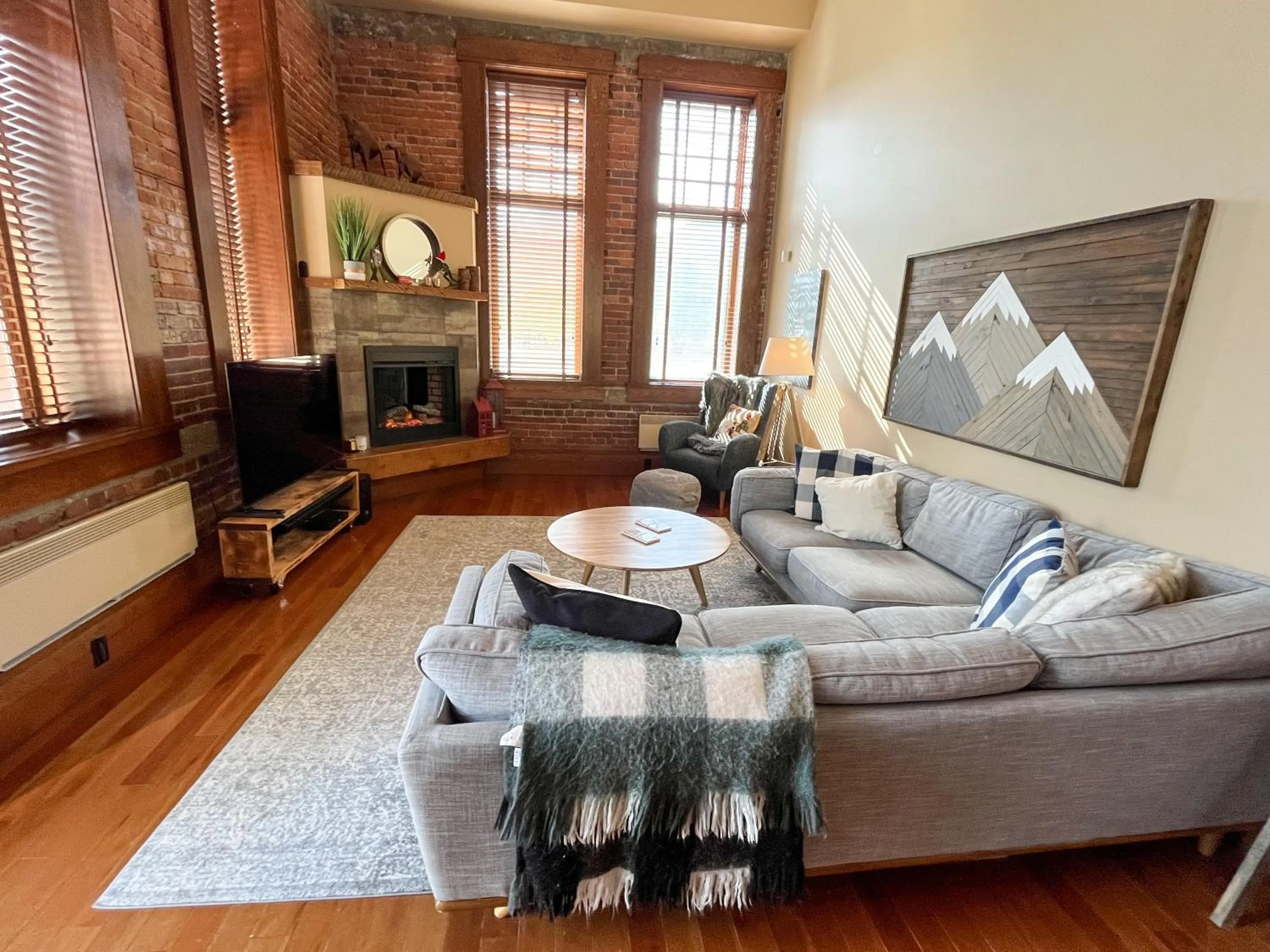 901 by Fernie Central Reservations