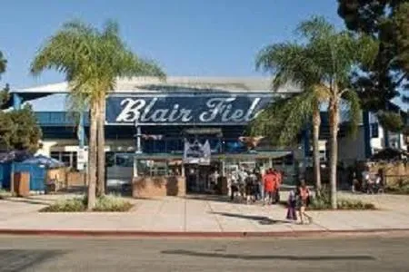 Facade/entrance in Beacon Motel