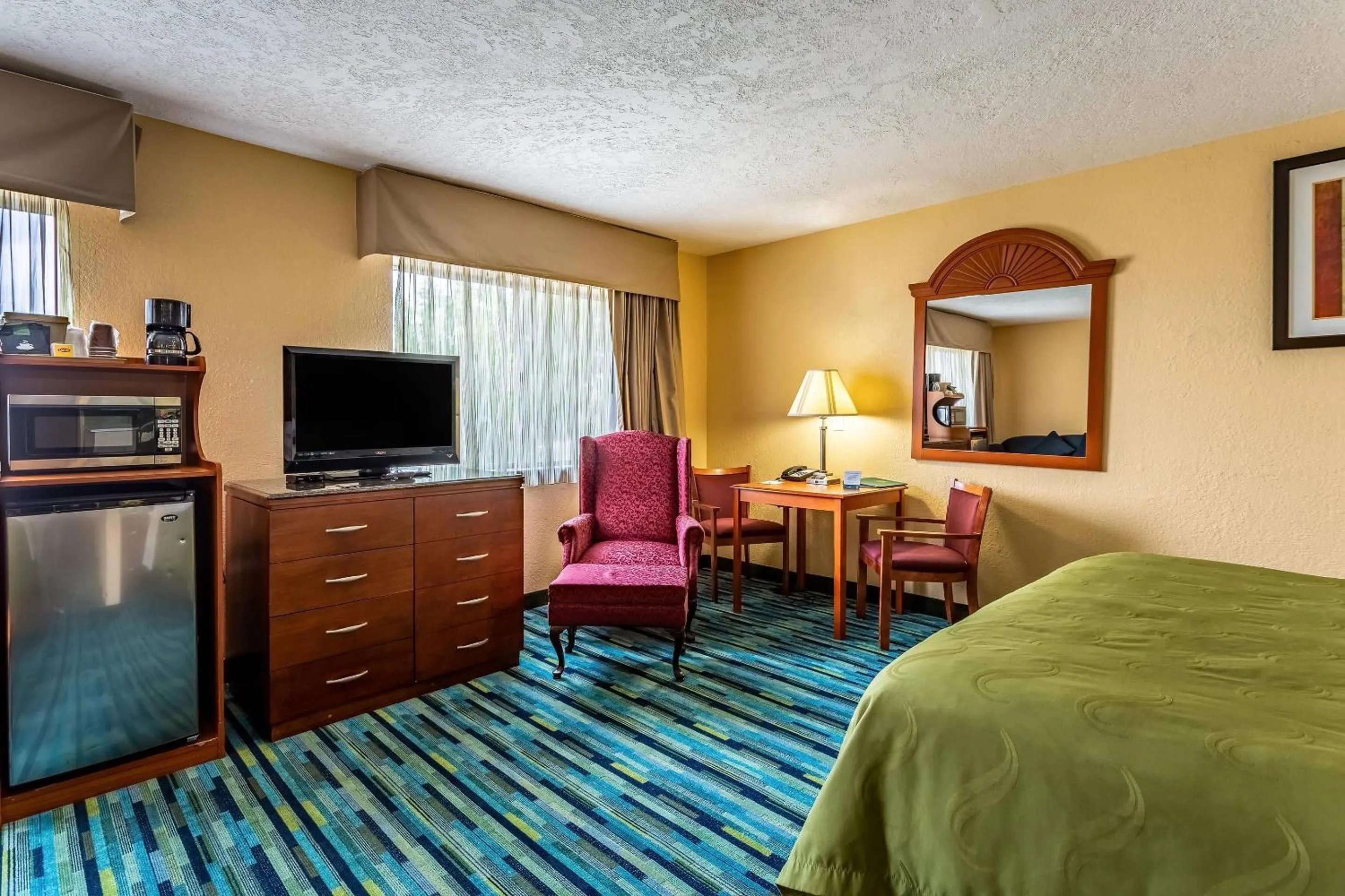 Bedroom, Bed in Quality Inn Los Lunas - Albuquerque South