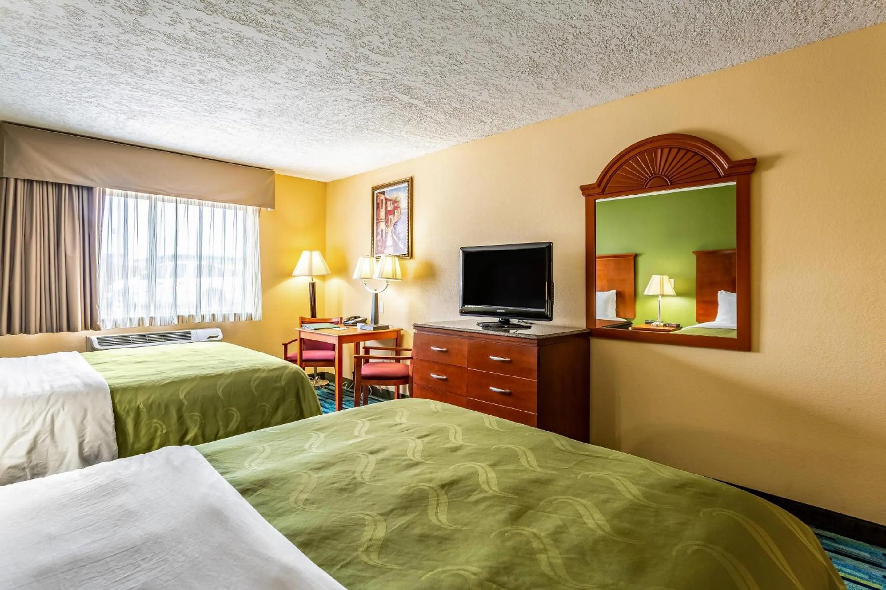Bedroom, Bed in Quality Inn Los Lunas - Albuquerque South