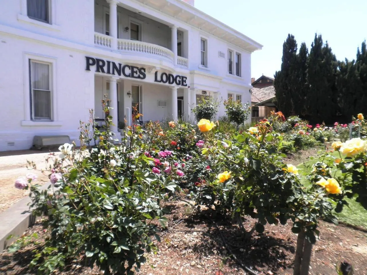 Facade/entrance in Princes Lodge Motel
