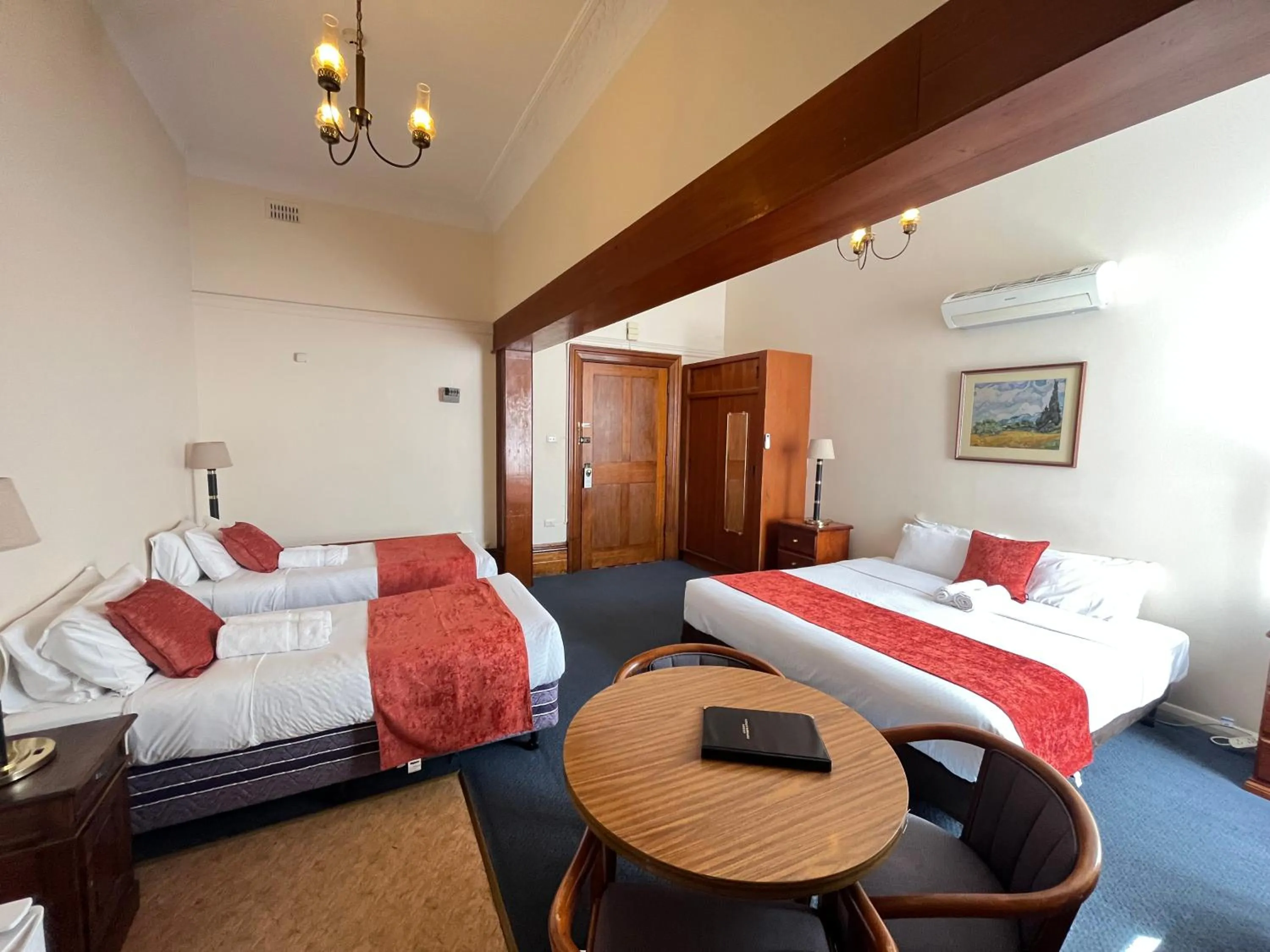 Photo of the whole room, Bed in Princes Lodge Motel