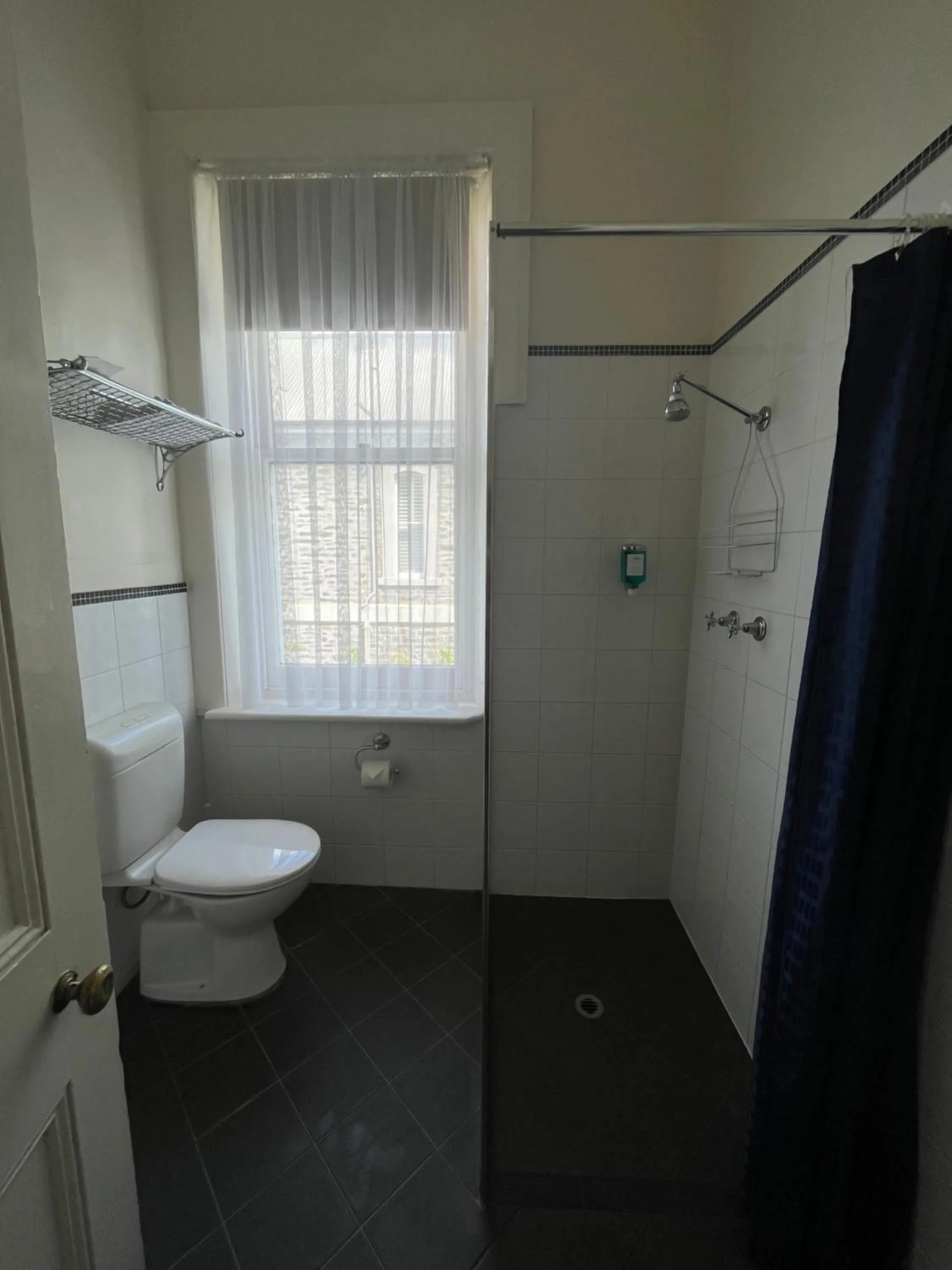 Bathroom in Princes Lodge Motel