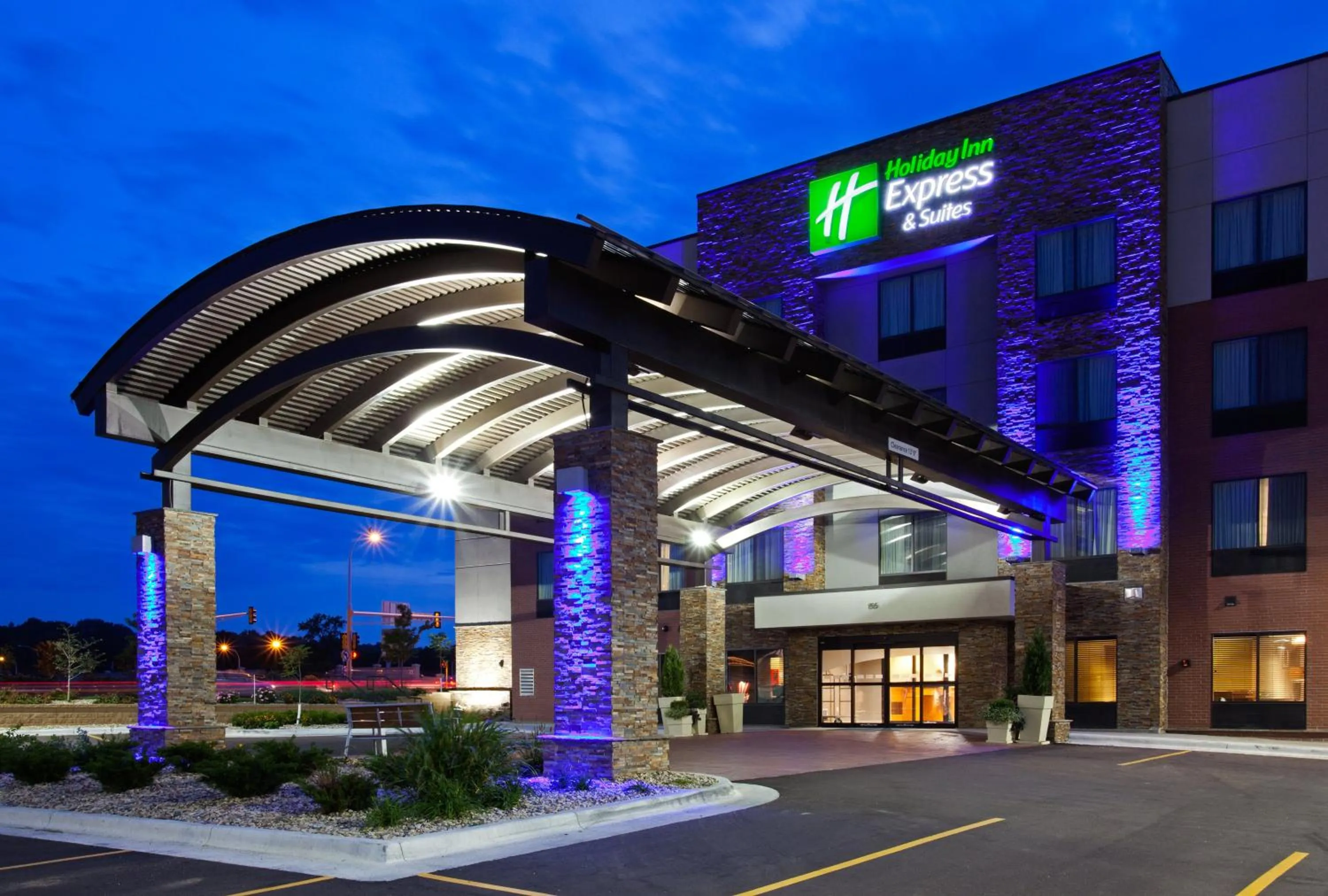Property building in Holiday Inn Express and Suites Rochester West-Medical Center by IHG