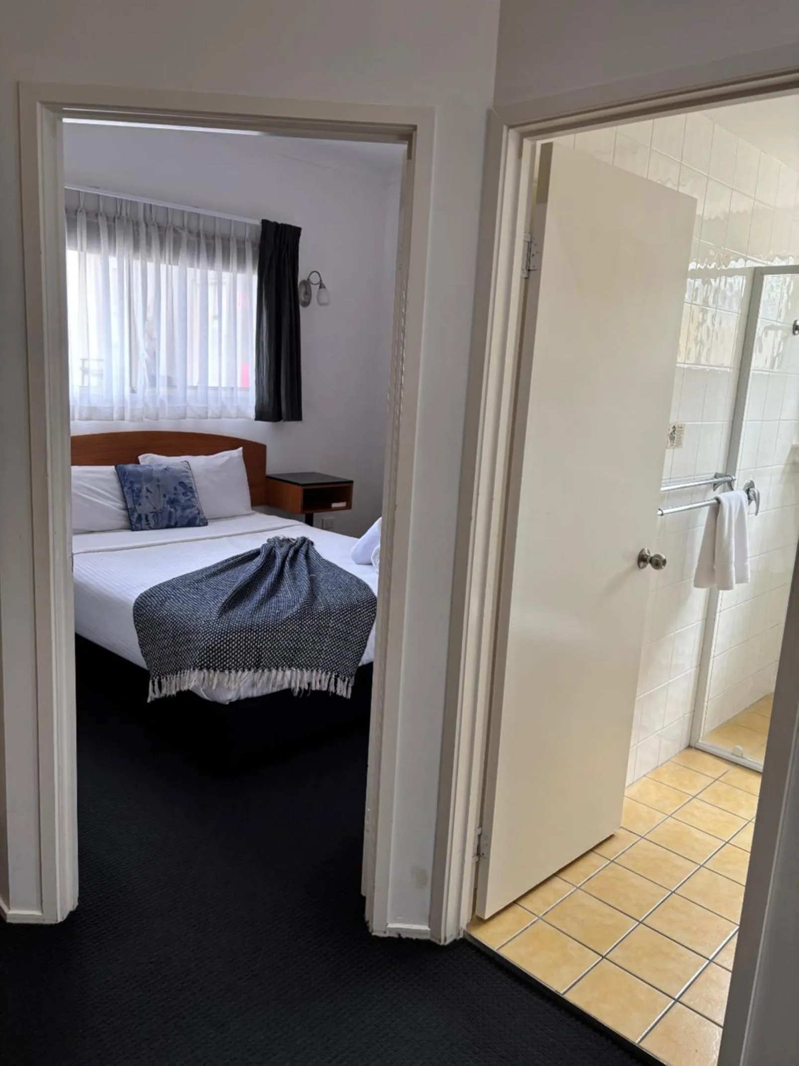 Shower, Bed in Caboolture Riverlakes Boutique Motel