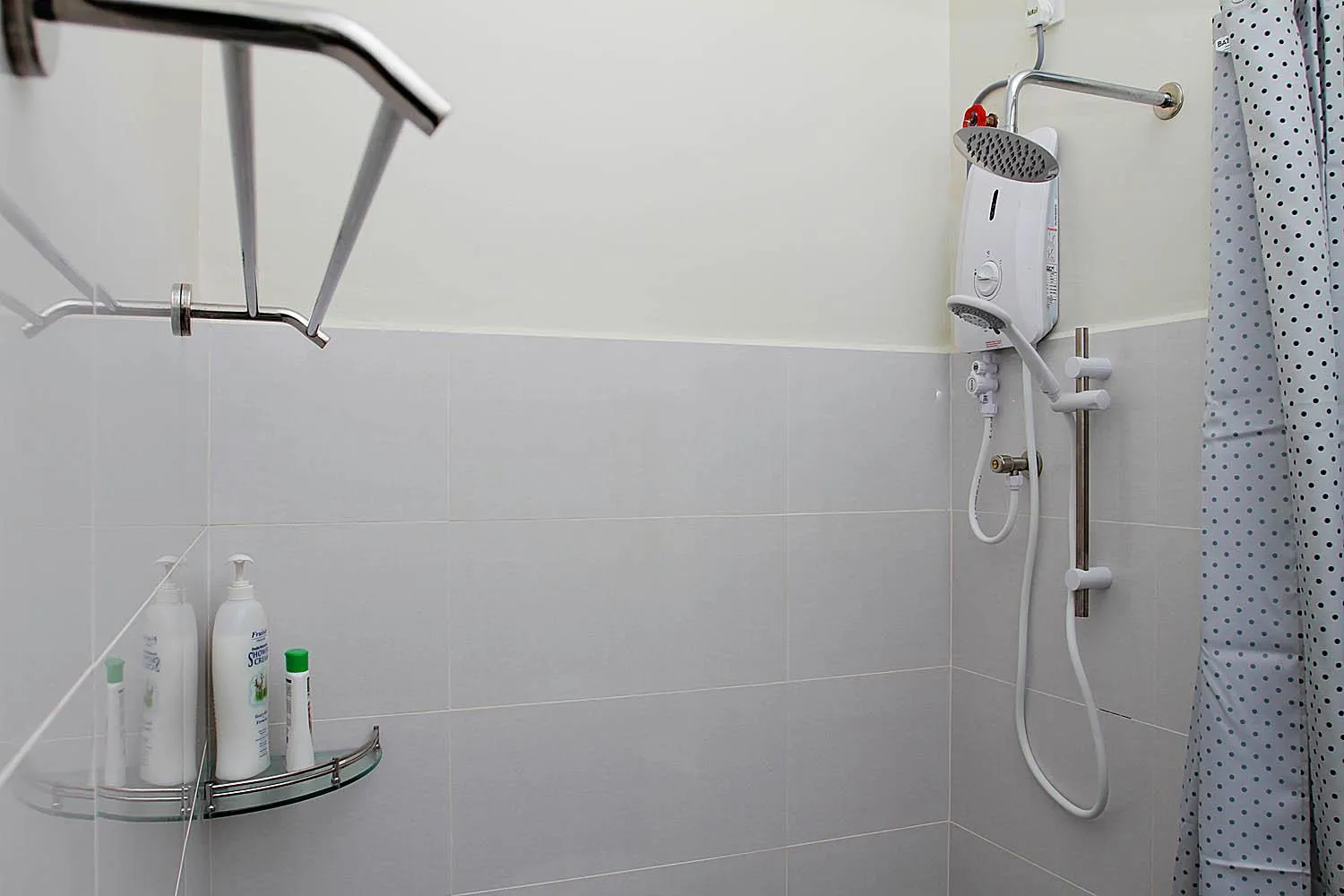 Shower in KC Beachfront