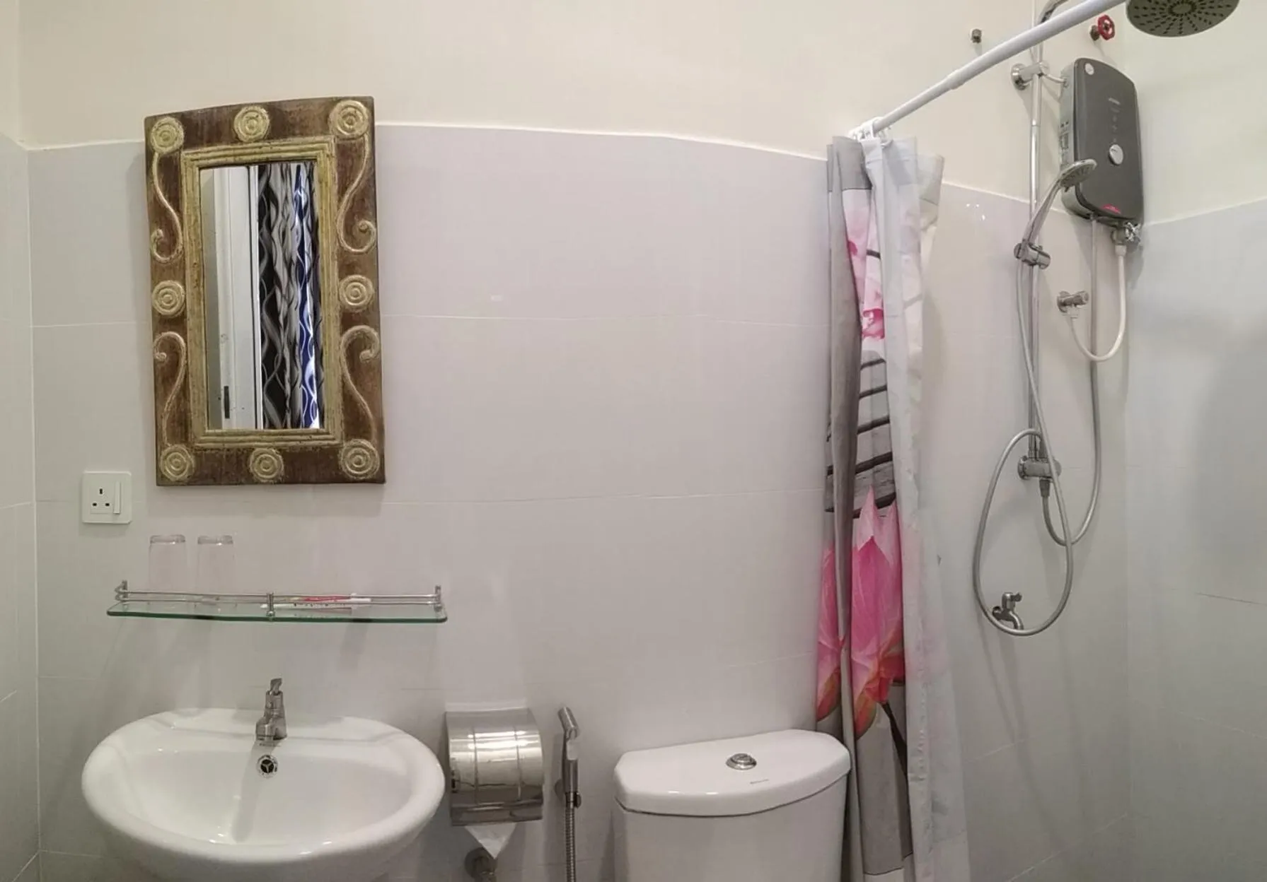 Toilet in KC Beachfront