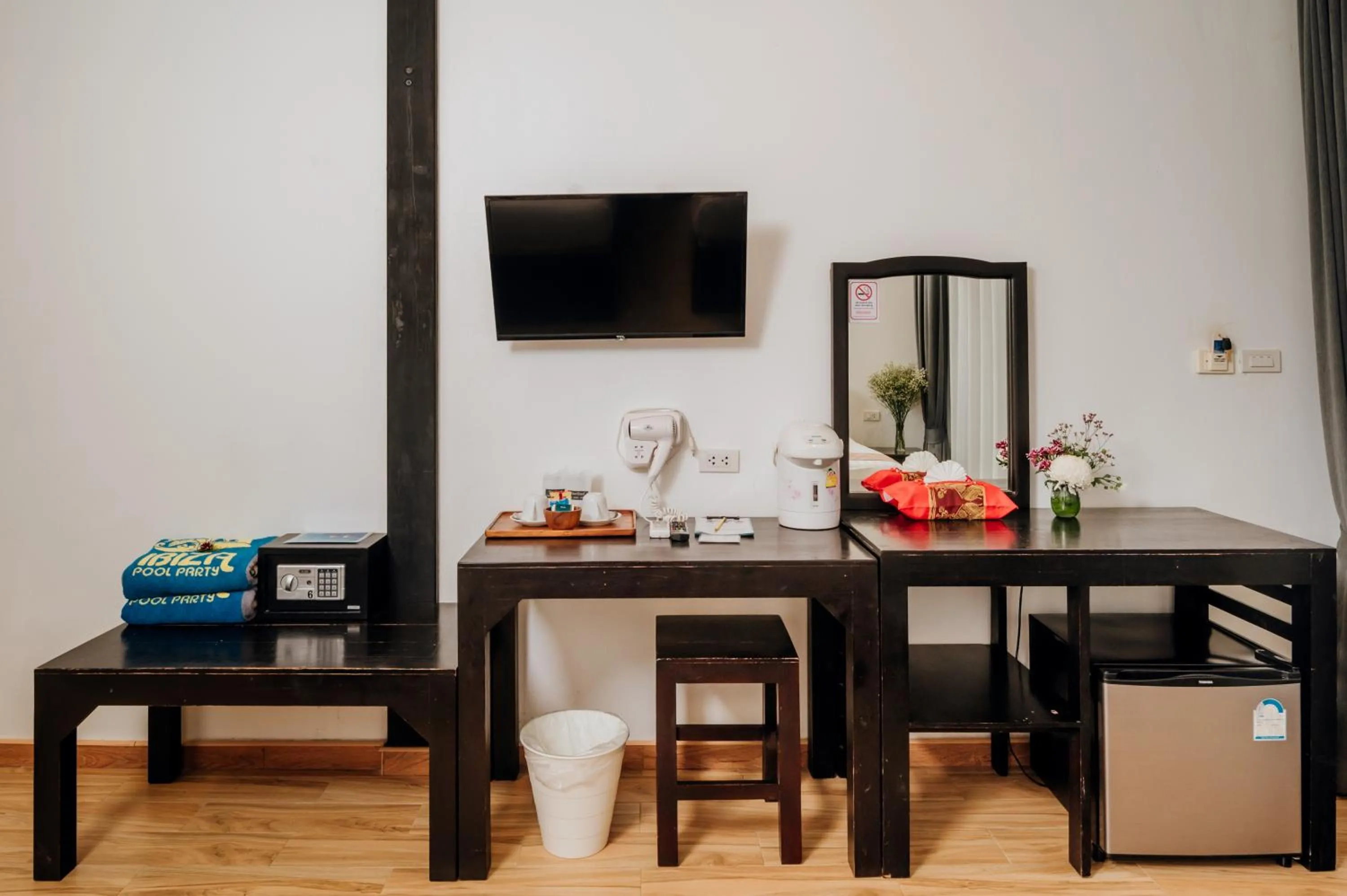 TV and multimedia in Ibiza House Phi Phi