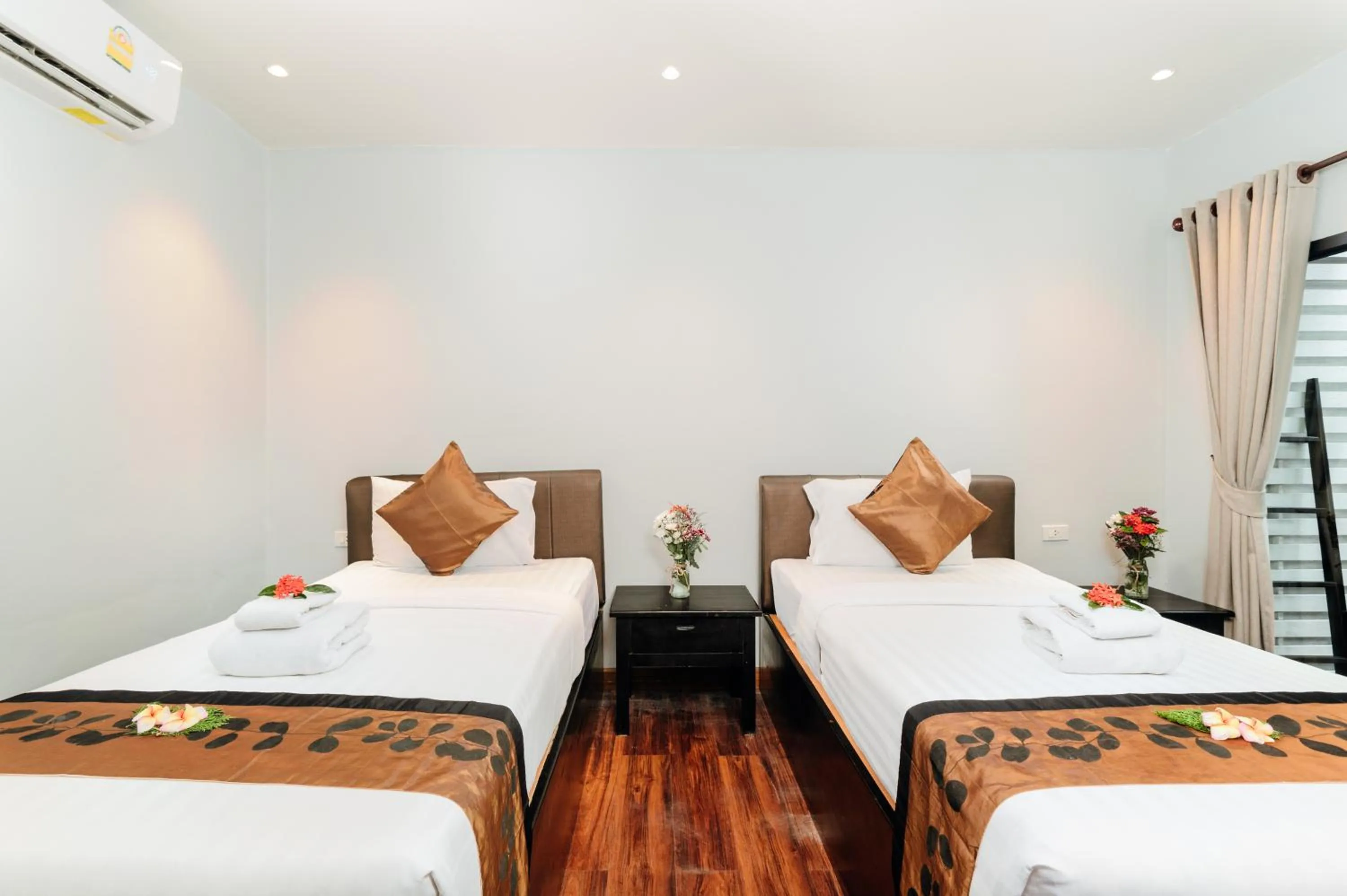 Bed in Ibiza House Phi Phi