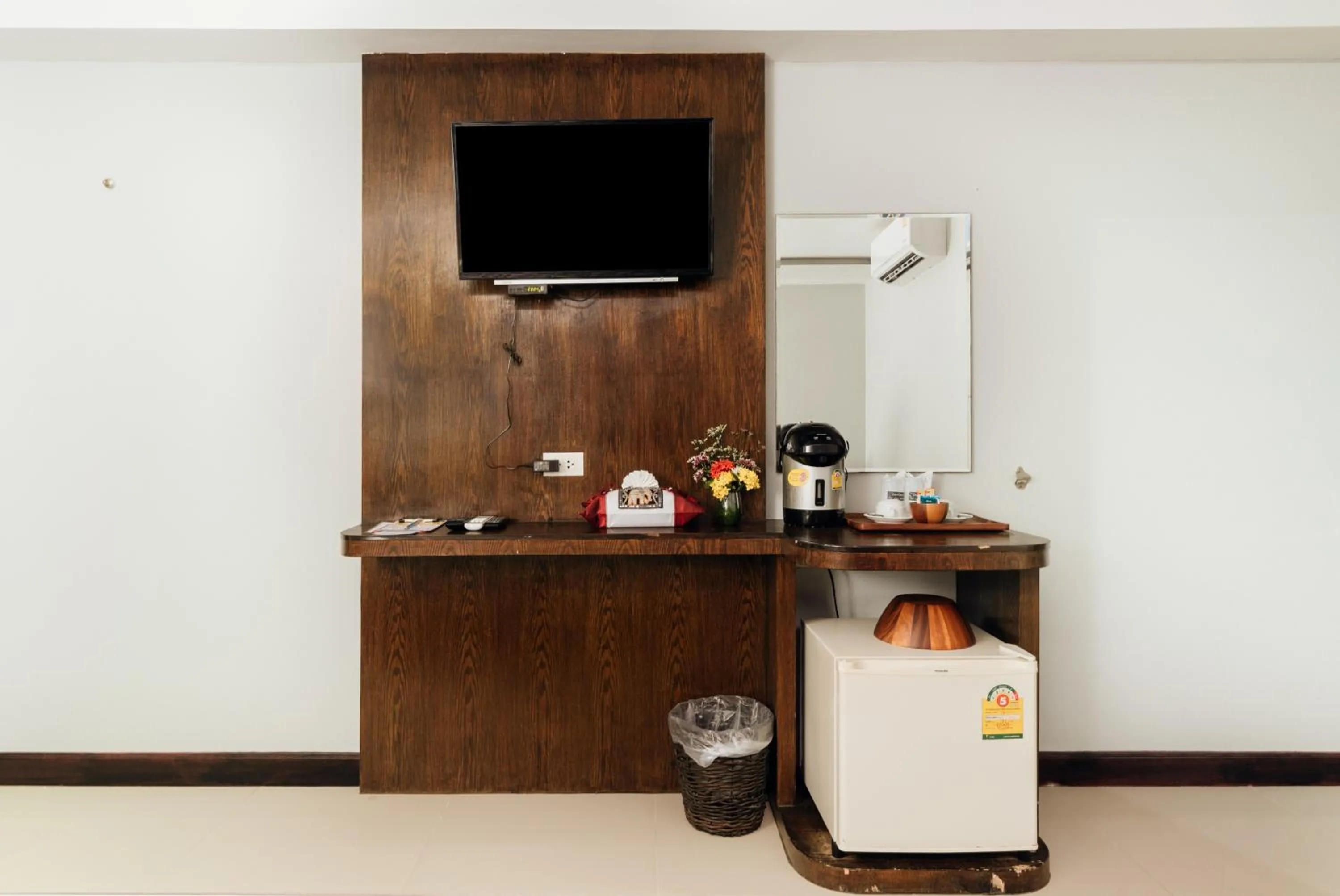 Coffee/tea facilities in Ibiza House Phi Phi