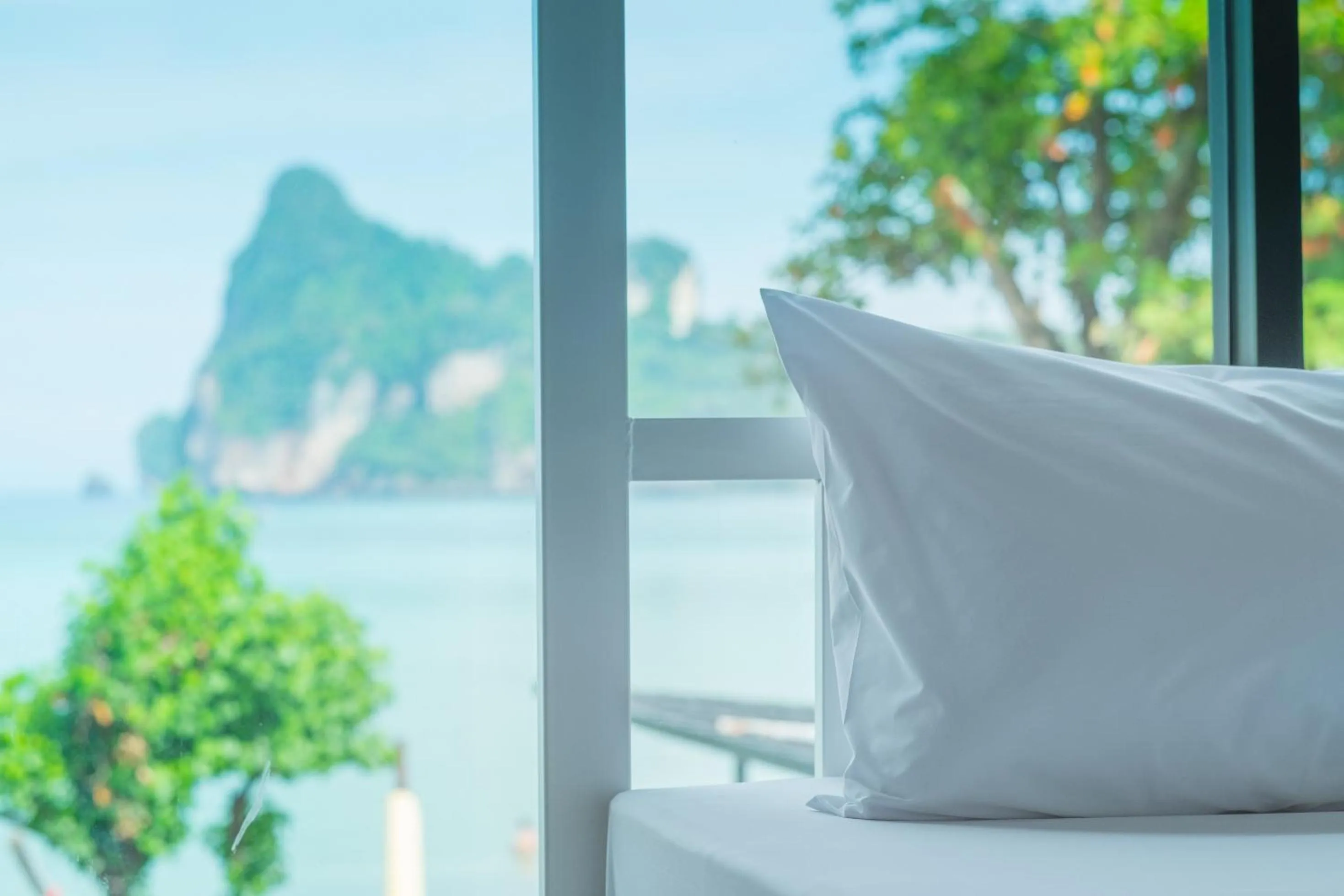 Sea view, Bed in Ibiza House Phi Phi