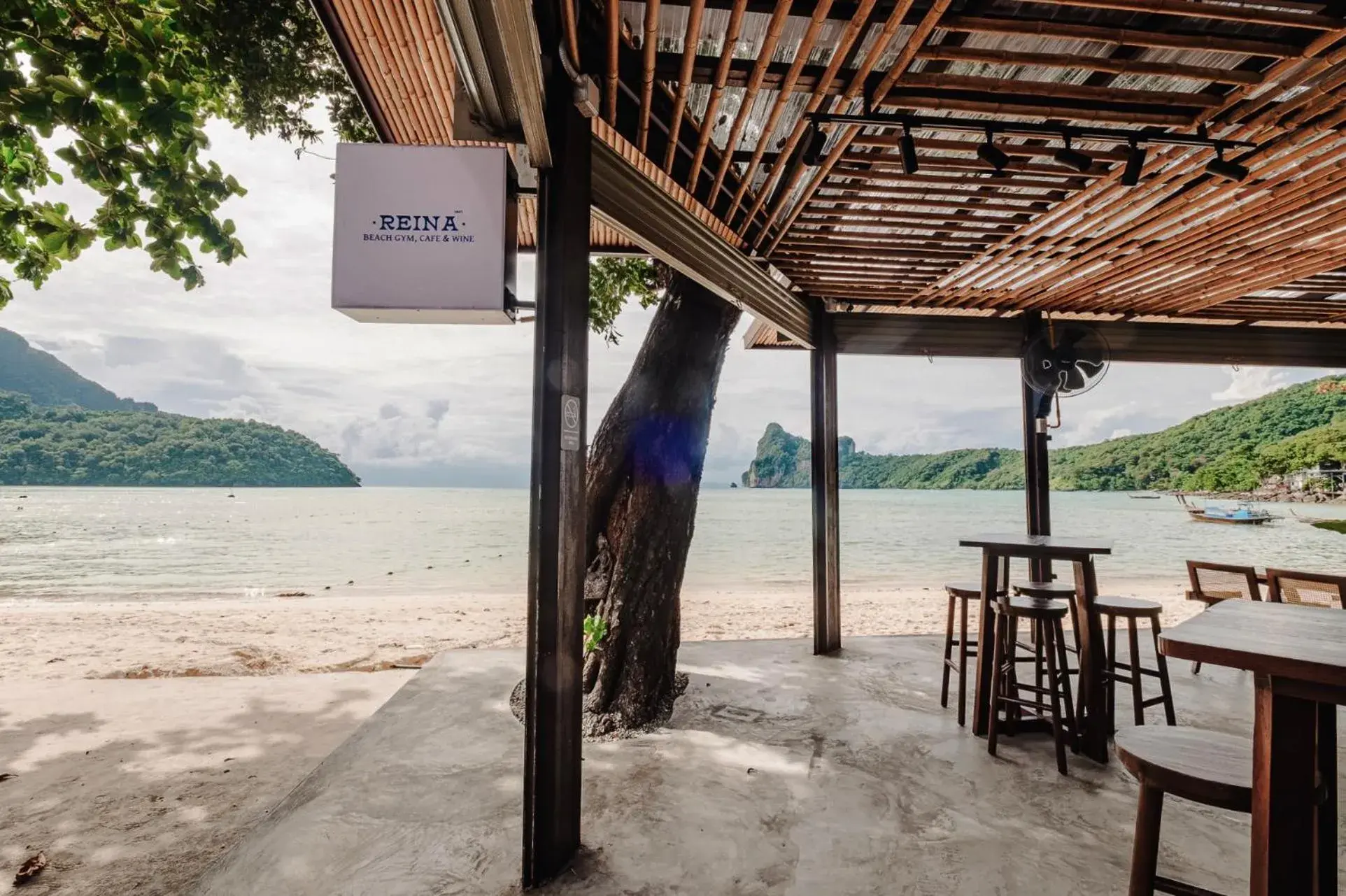 Restaurant/places to eat in Ibiza House Phi Phi Restaurant/places to eat in Ibiza House Phi Phi