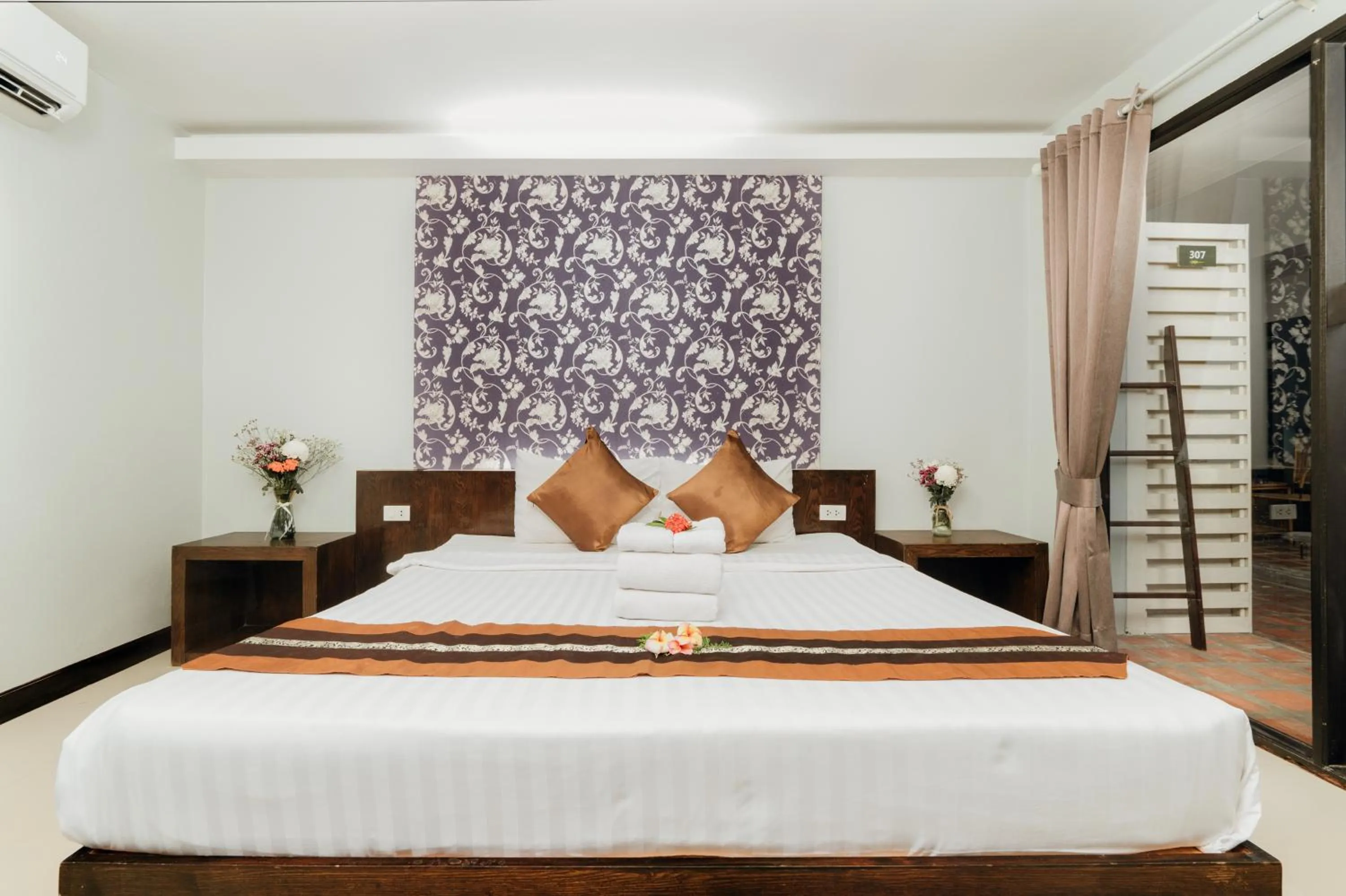 Bed in Ibiza House Phi Phi