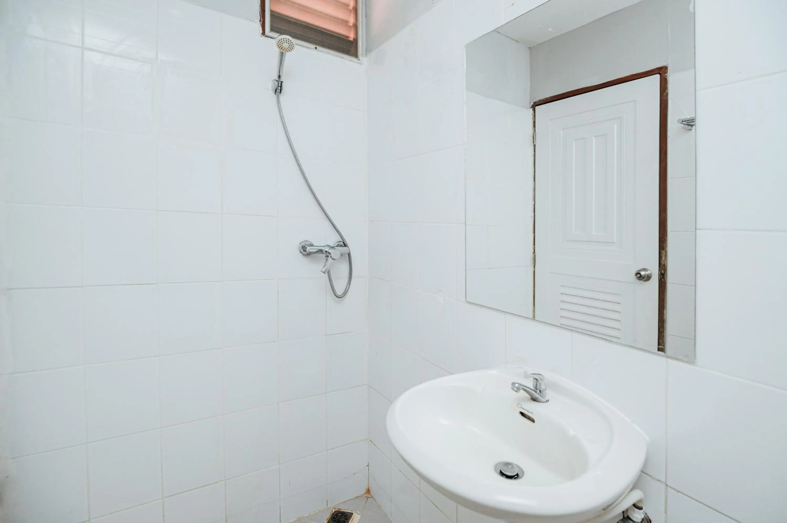 Toilet in Ibiza House Phi Phi