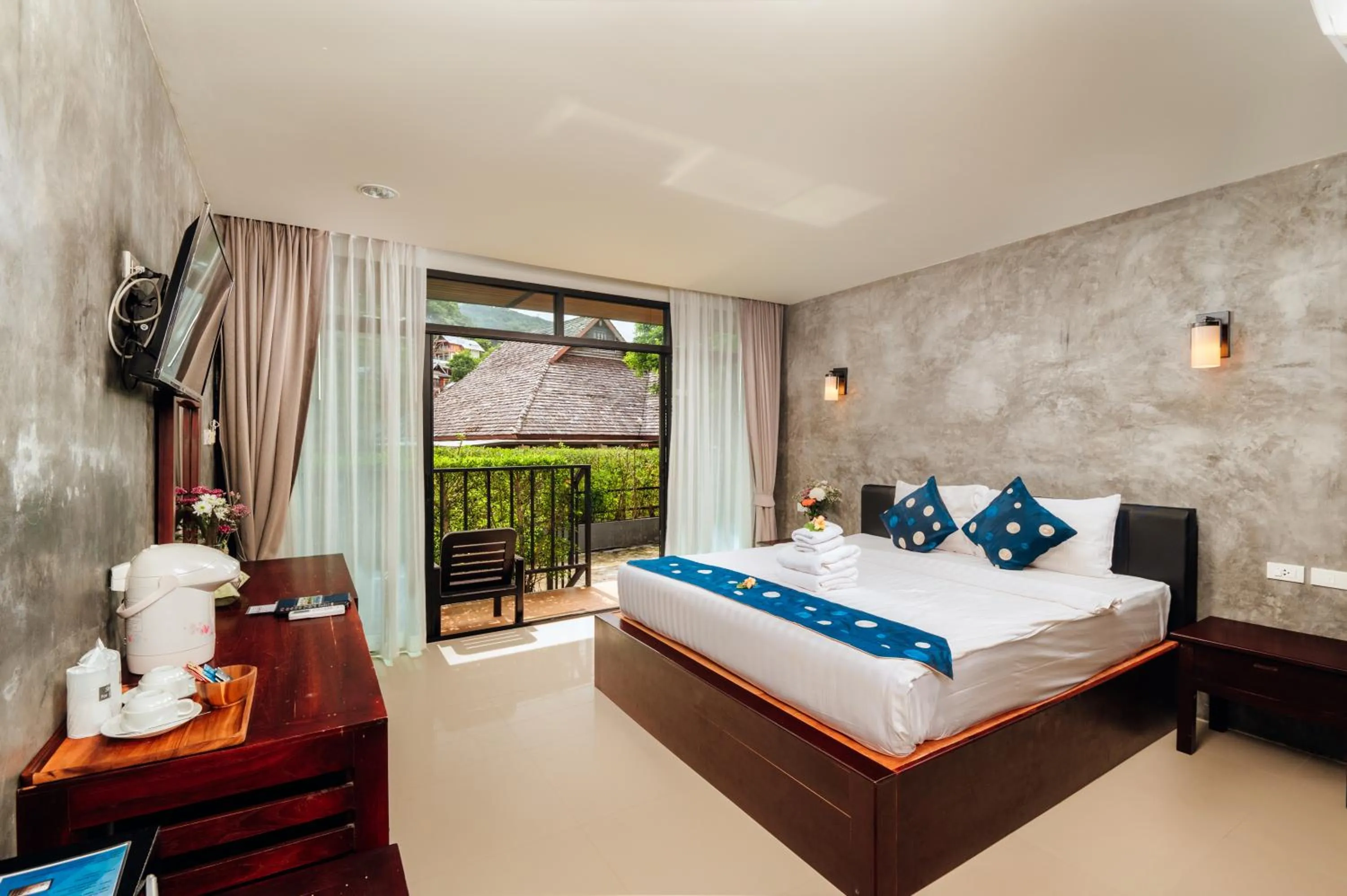 Bed in Ibiza House Phi Phi