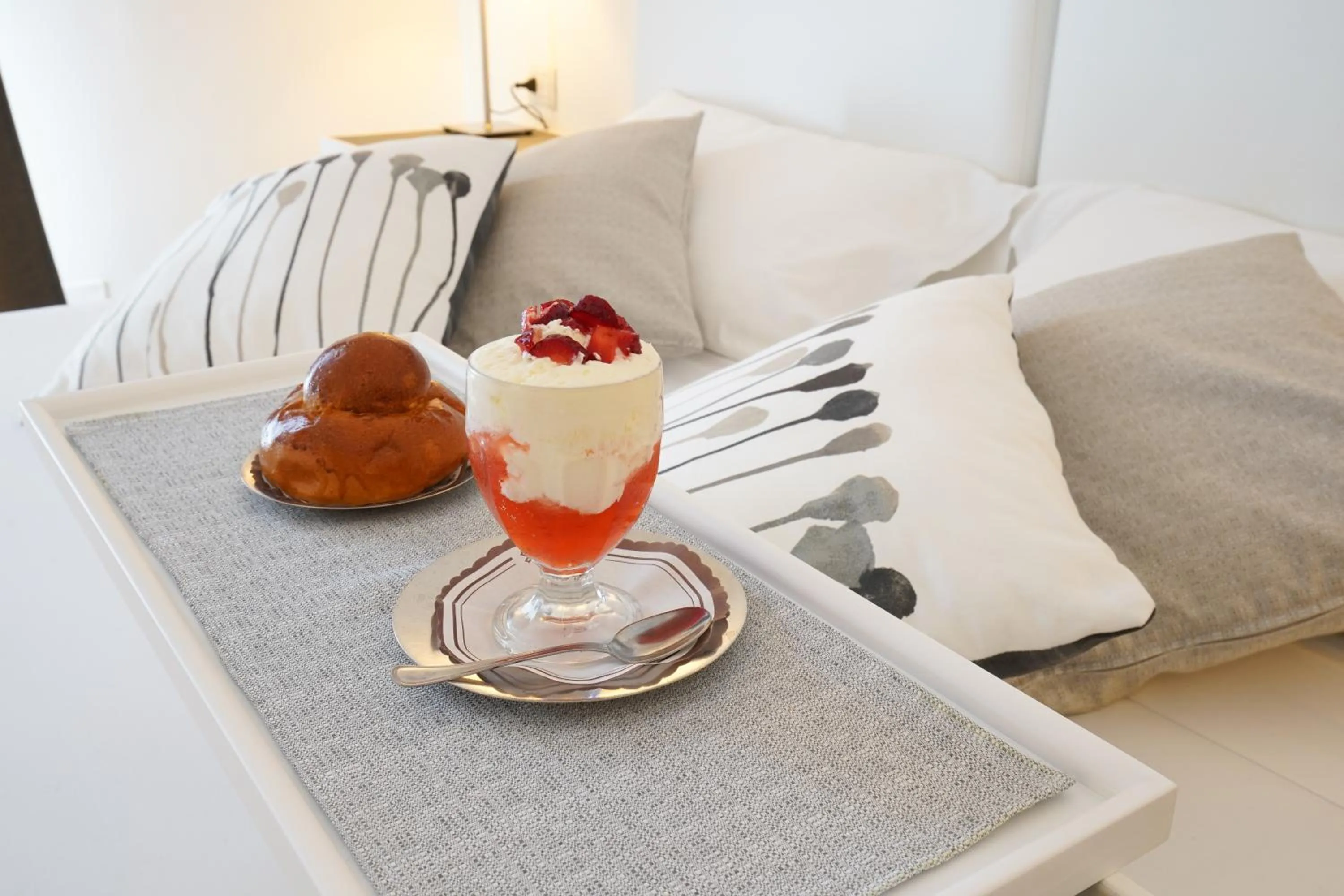 Food and drinks, Bed in Le Stanze di Piazza Cairoli