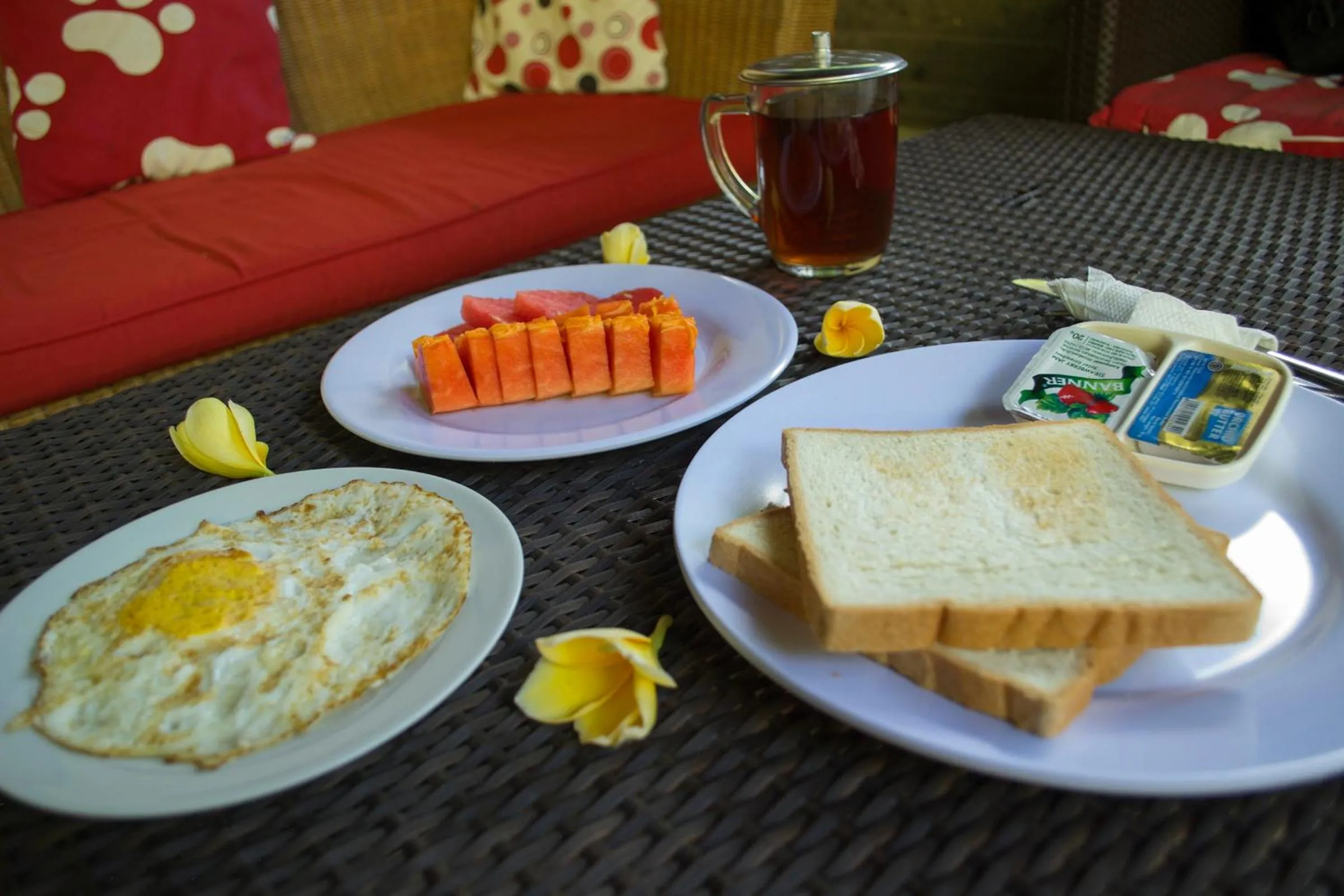 Food and drinks in Flamboyan Hotel