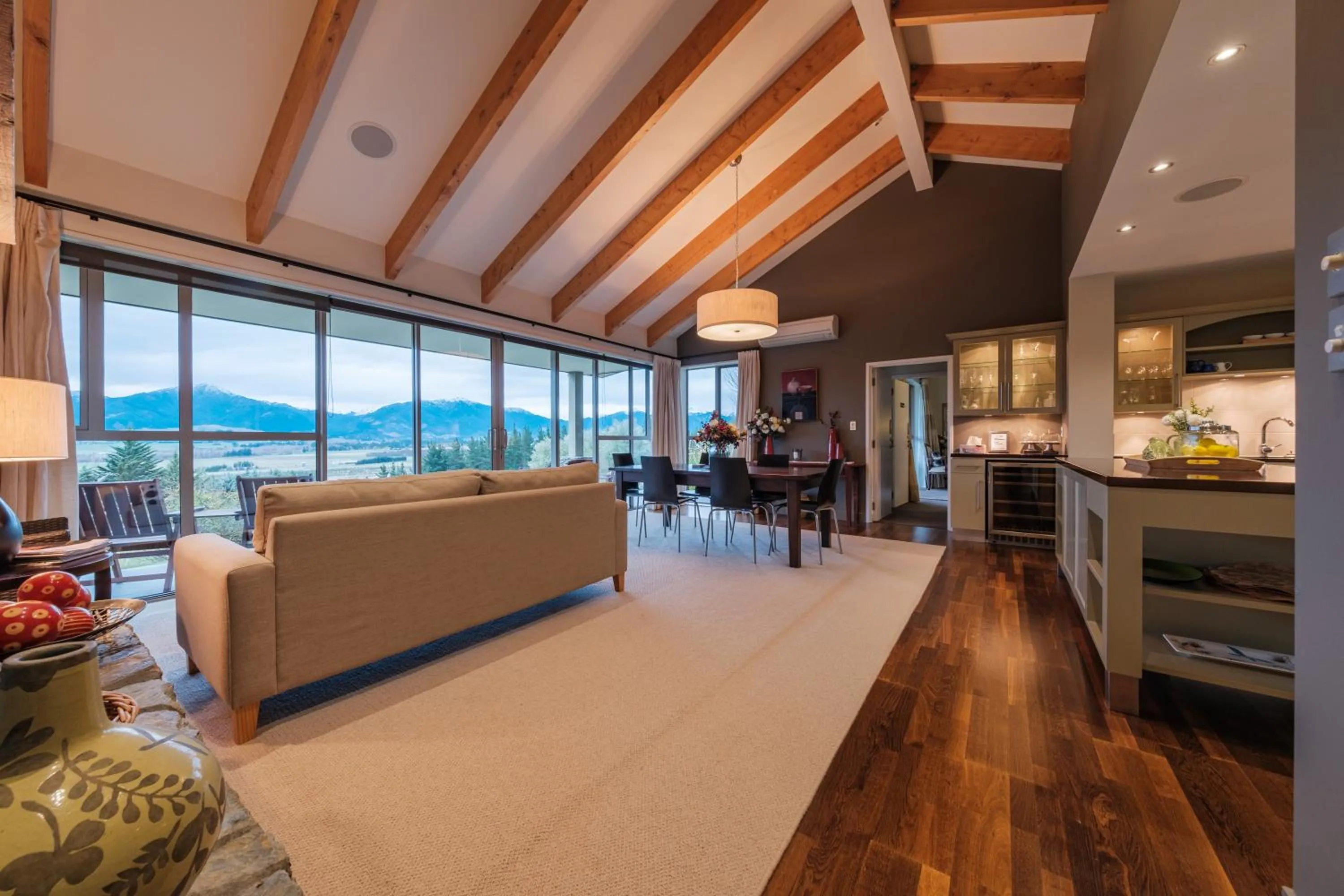 Kitchen or kitchenette in Amuri Estate Luxury Lodge