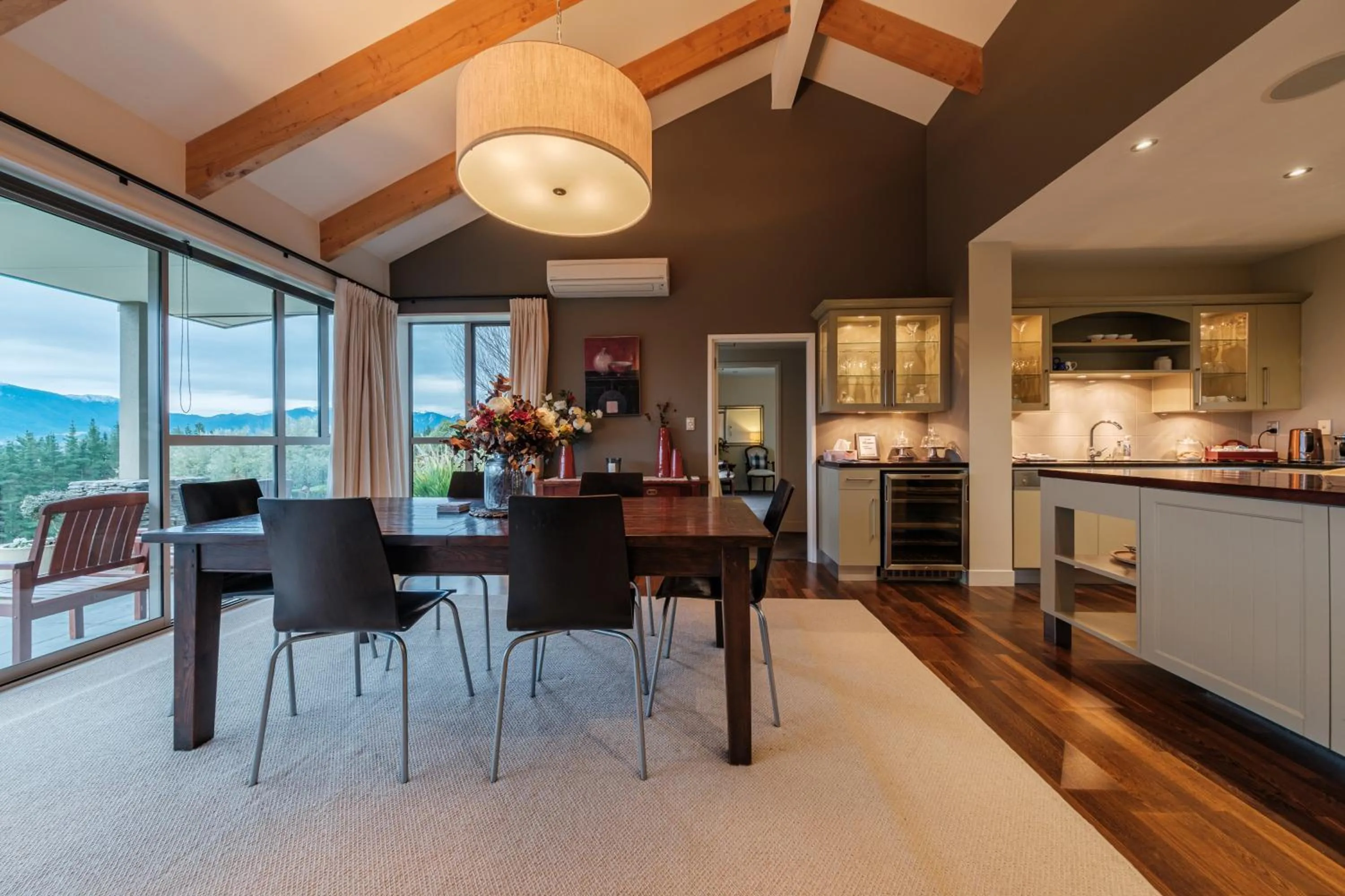 Kitchen or kitchenette in Amuri Estate Luxury Lodge