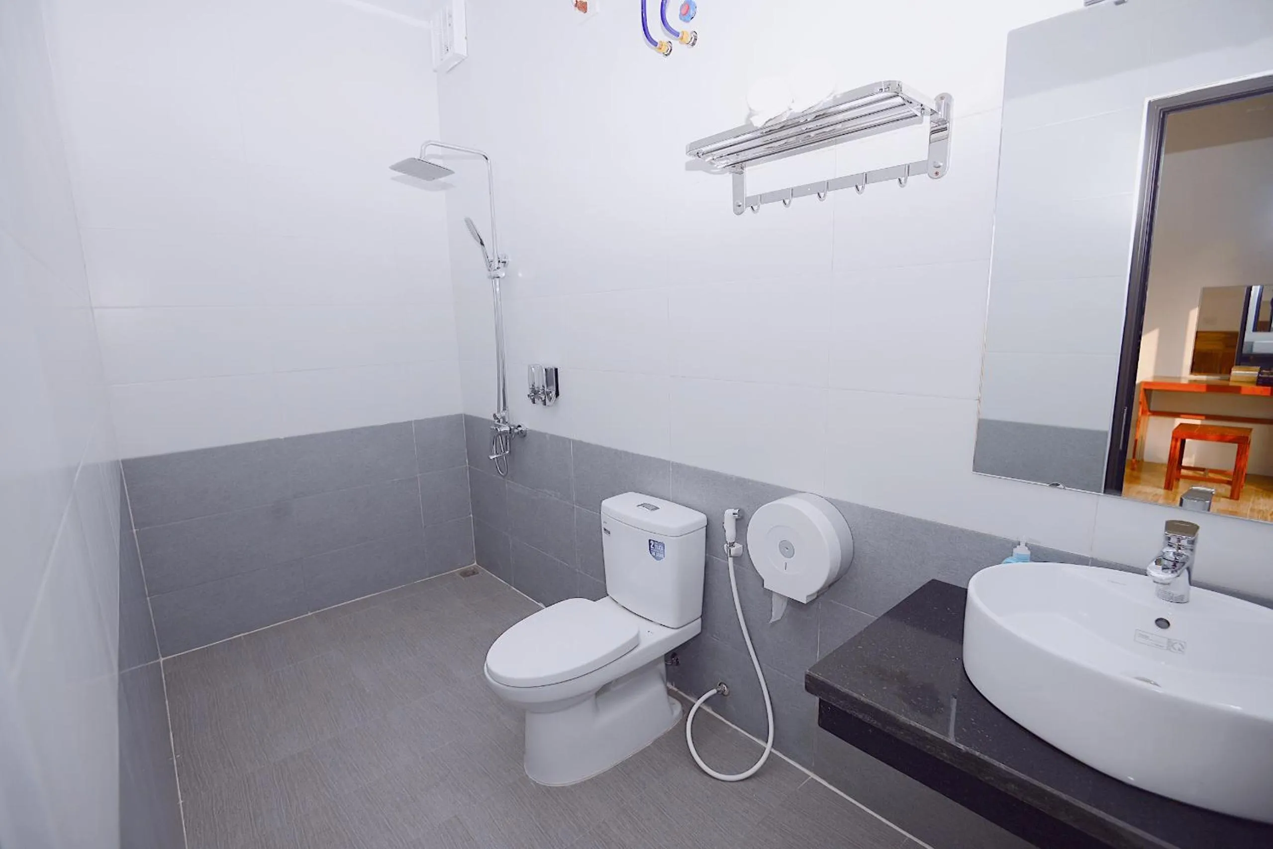 Shower in Tam Coc Minh Gia Homestay