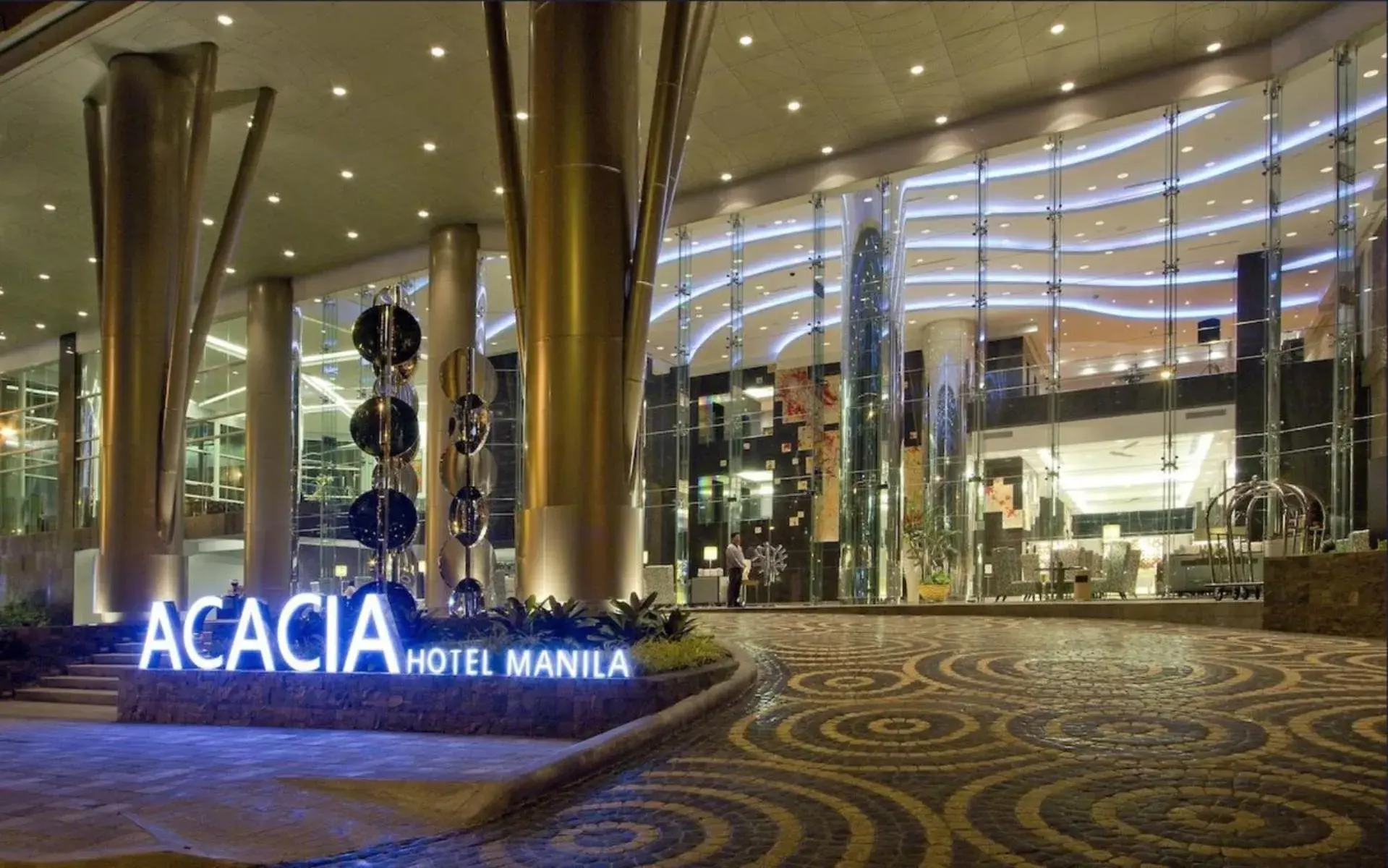 Facade/entrance in Acacia Hotel Manila Facade/entrance in Acacia Hotel Manila
