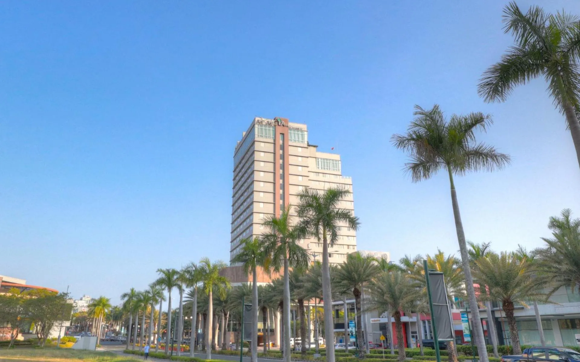 Facade/entrance in Acacia Hotel Manila
