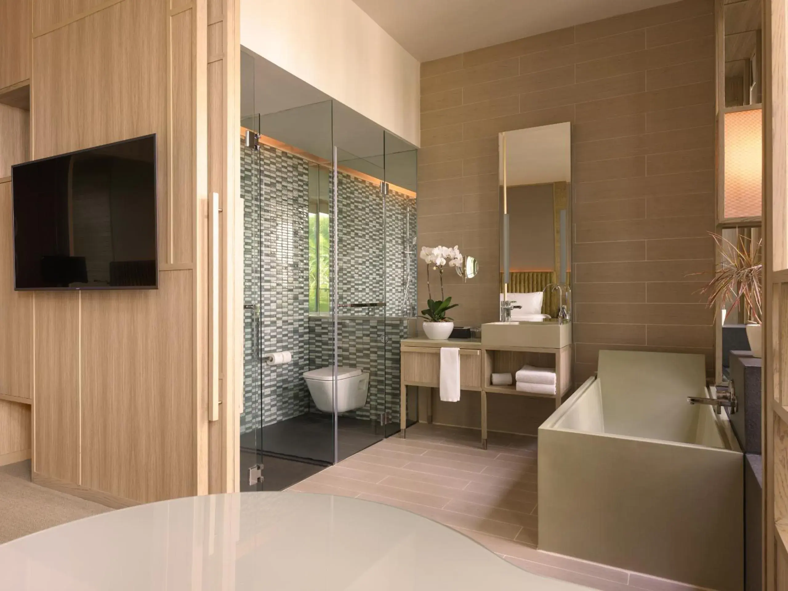 Toilet, Bed in PARKROYAL COLLECTION Pickering, Singapore Toilet, Bed in PARKROYAL COLLECTION Pickering, Singapore