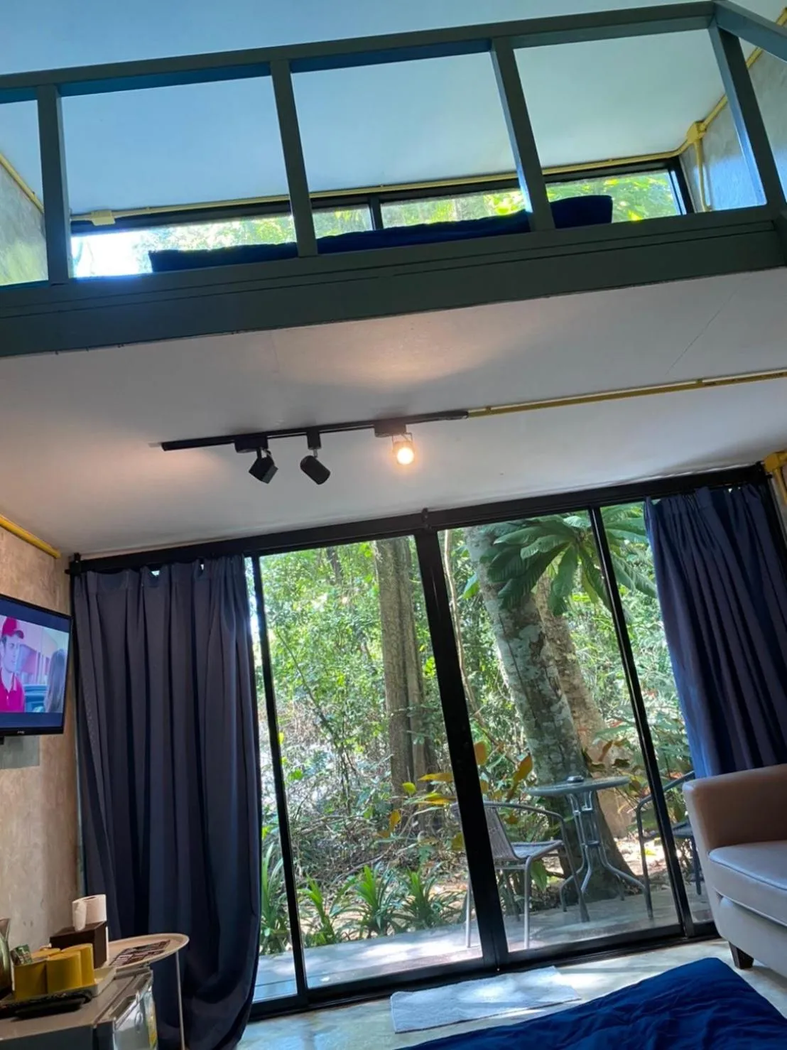 Bed in BeachBox@Koh Сhang